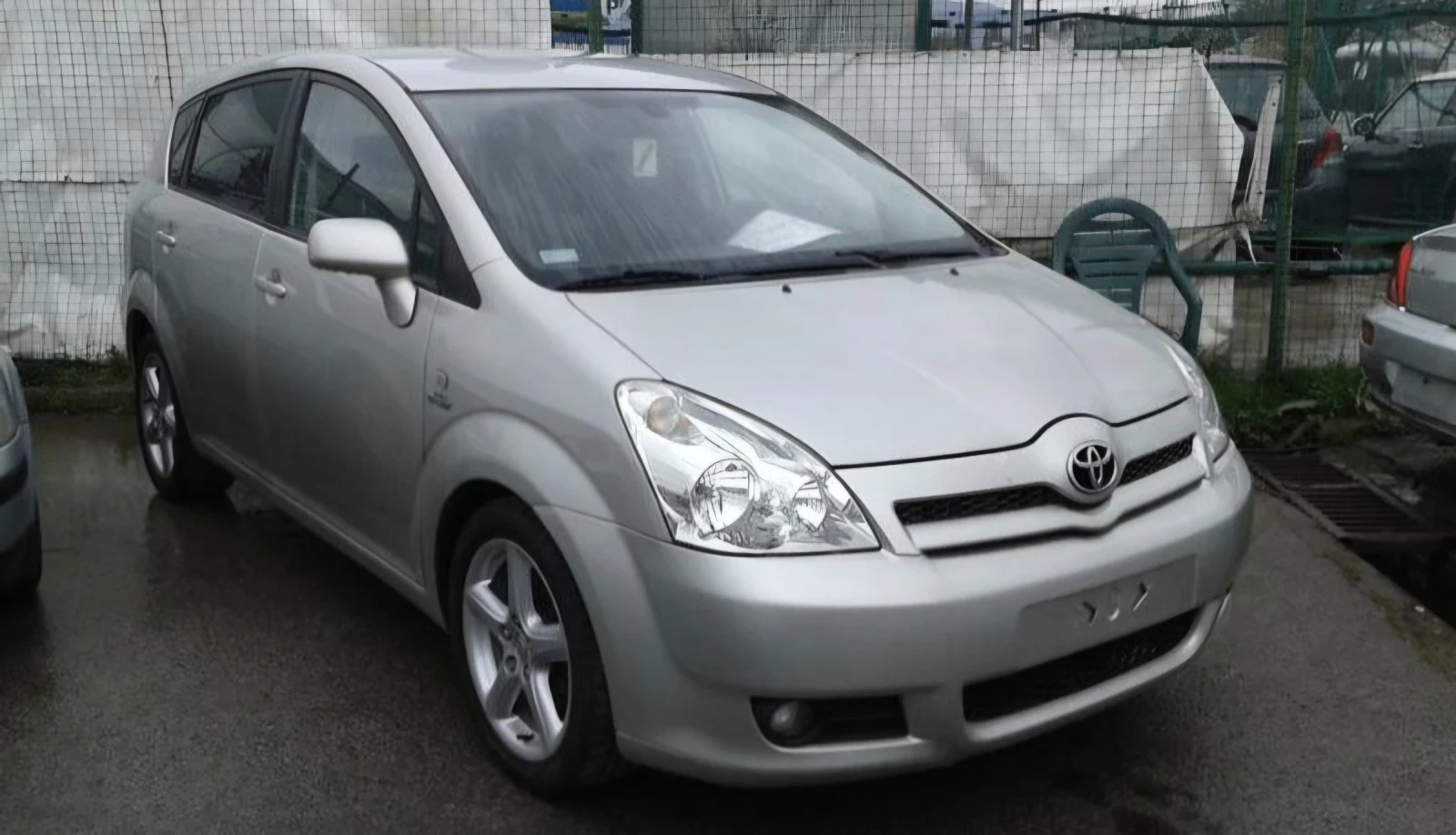 Toyota Corolla verso 2.2 D4D D Cat 177кс. Перфектни дюзи - изображение 2