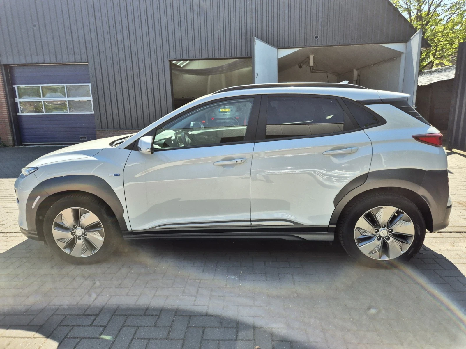 Hyundai Kona 64 kWh - Кожа - Шибедах - НАЛИЧНА !  - изображение 5