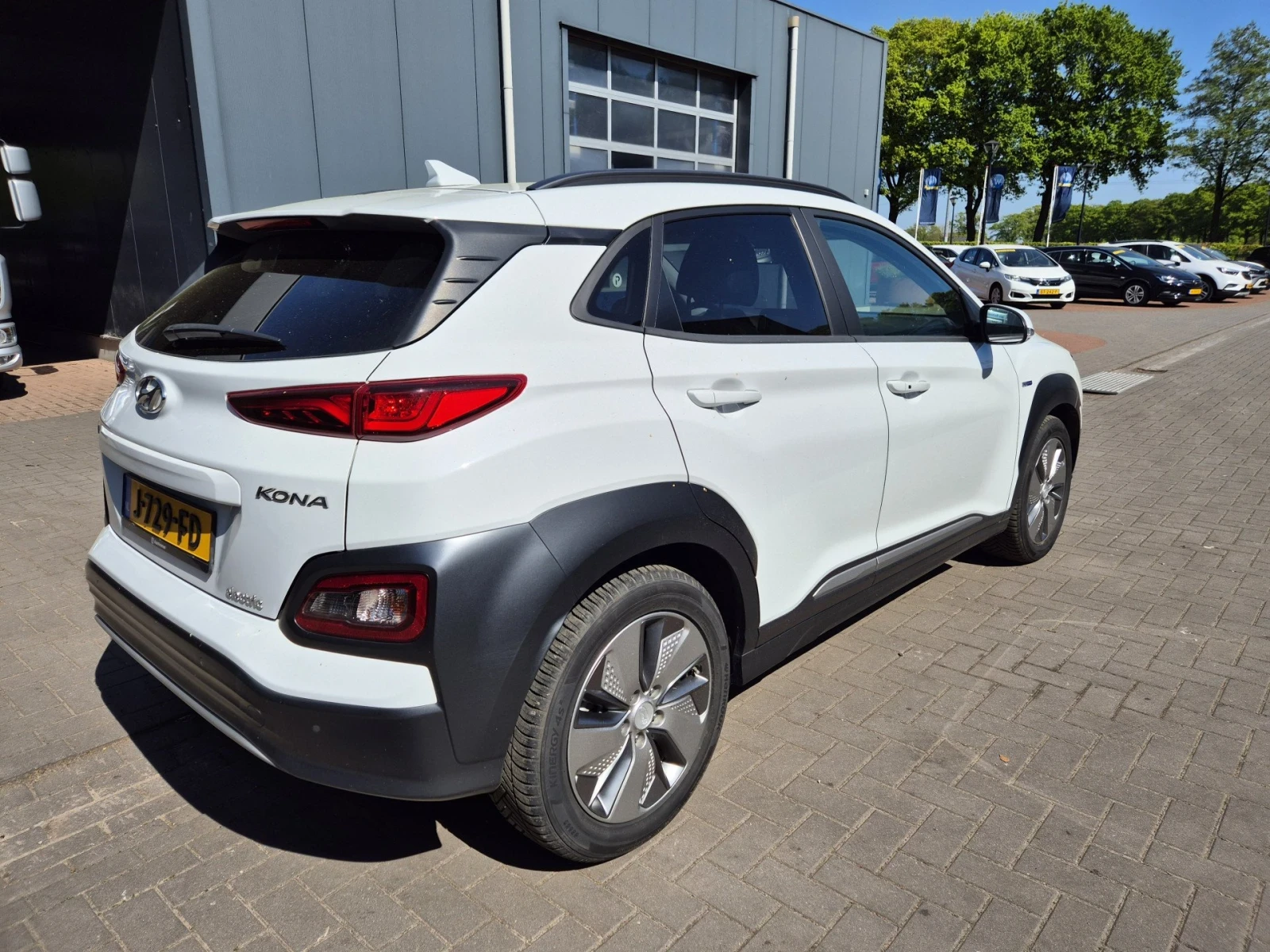 Hyundai Kona 64 kWh - Кожа - Шибедах - НАЛИЧНА !  - изображение 3
