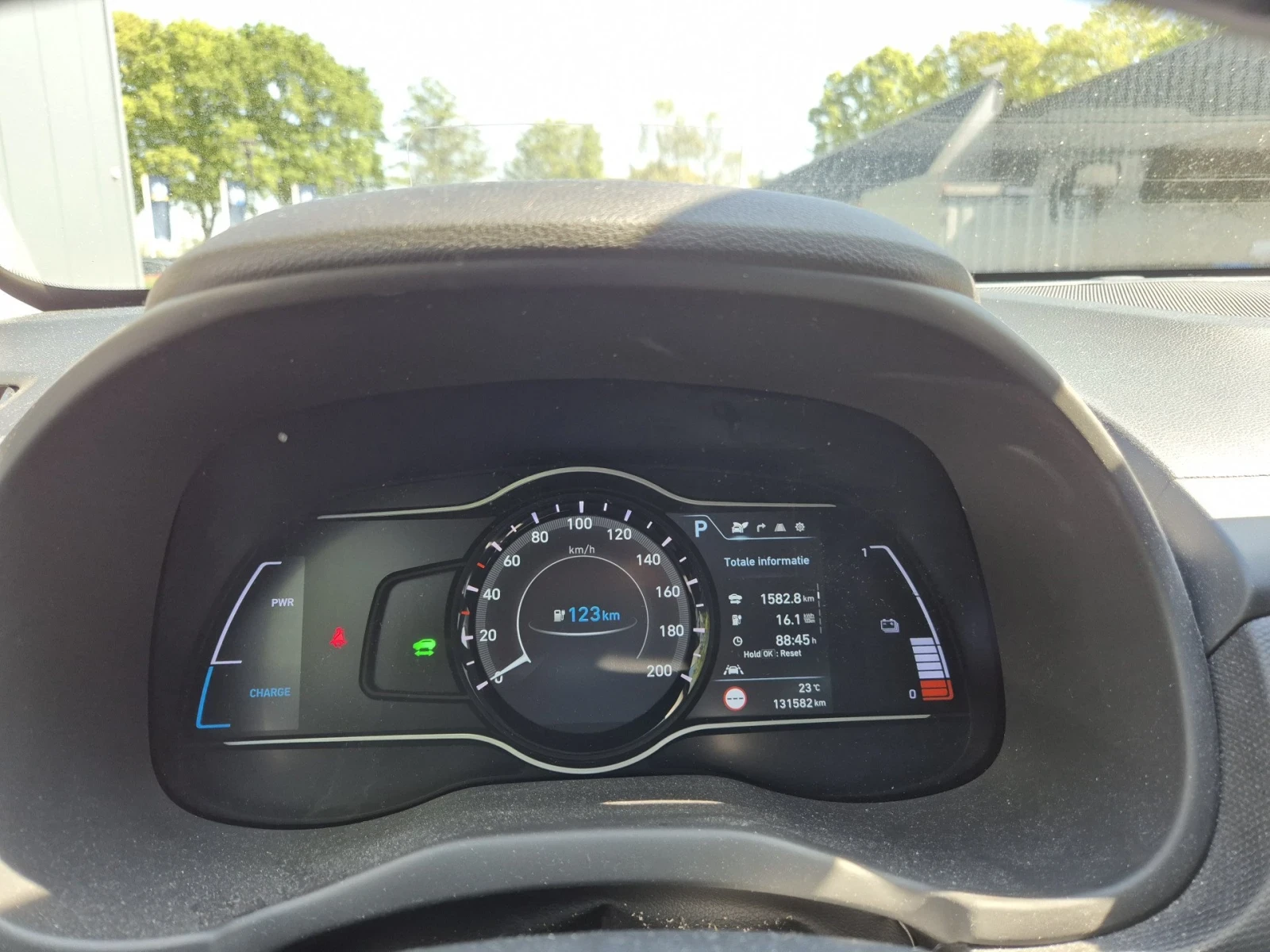 Hyundai Kona 64 kWh - Кожа - Шибедах - НАЛИЧНА !  - изображение 9