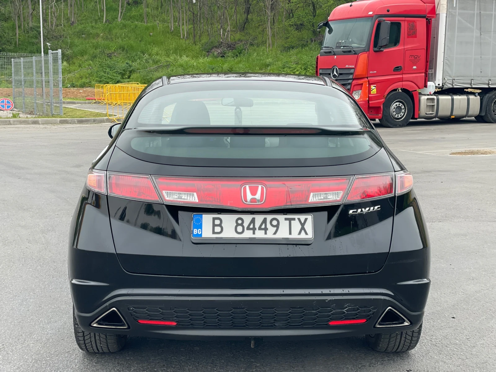 Honda Civic 8 2007 2.2d 140к.с. ОБСЛУЖЕНА, РЕГИСТРИРАНА+ ГУМИ - изображение 3