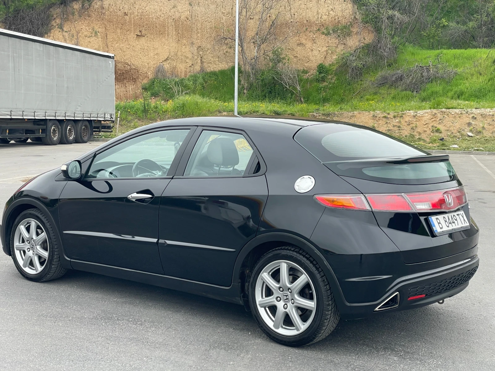 Honda Civic 8 2007 2.2d 140к.с. ОБСЛУЖЕНА, РЕГИСТРИРАНА+ ГУМИ - изображение 2
