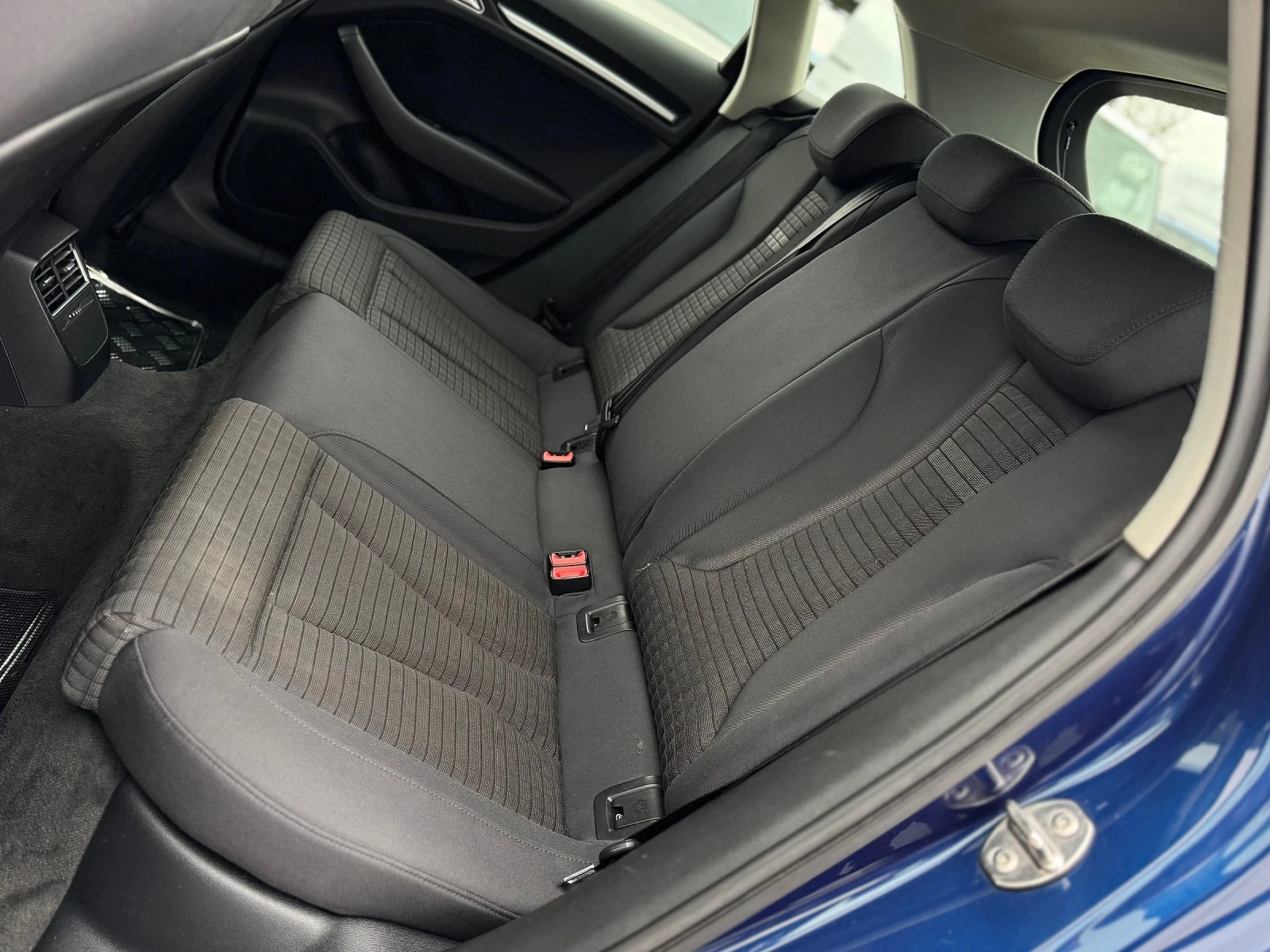 Audi A3 2.0TDI 150кс S-Line DSG-6 НАВИ КСЕНОН РЕКАРО  | Mobile.bg — изображение 12