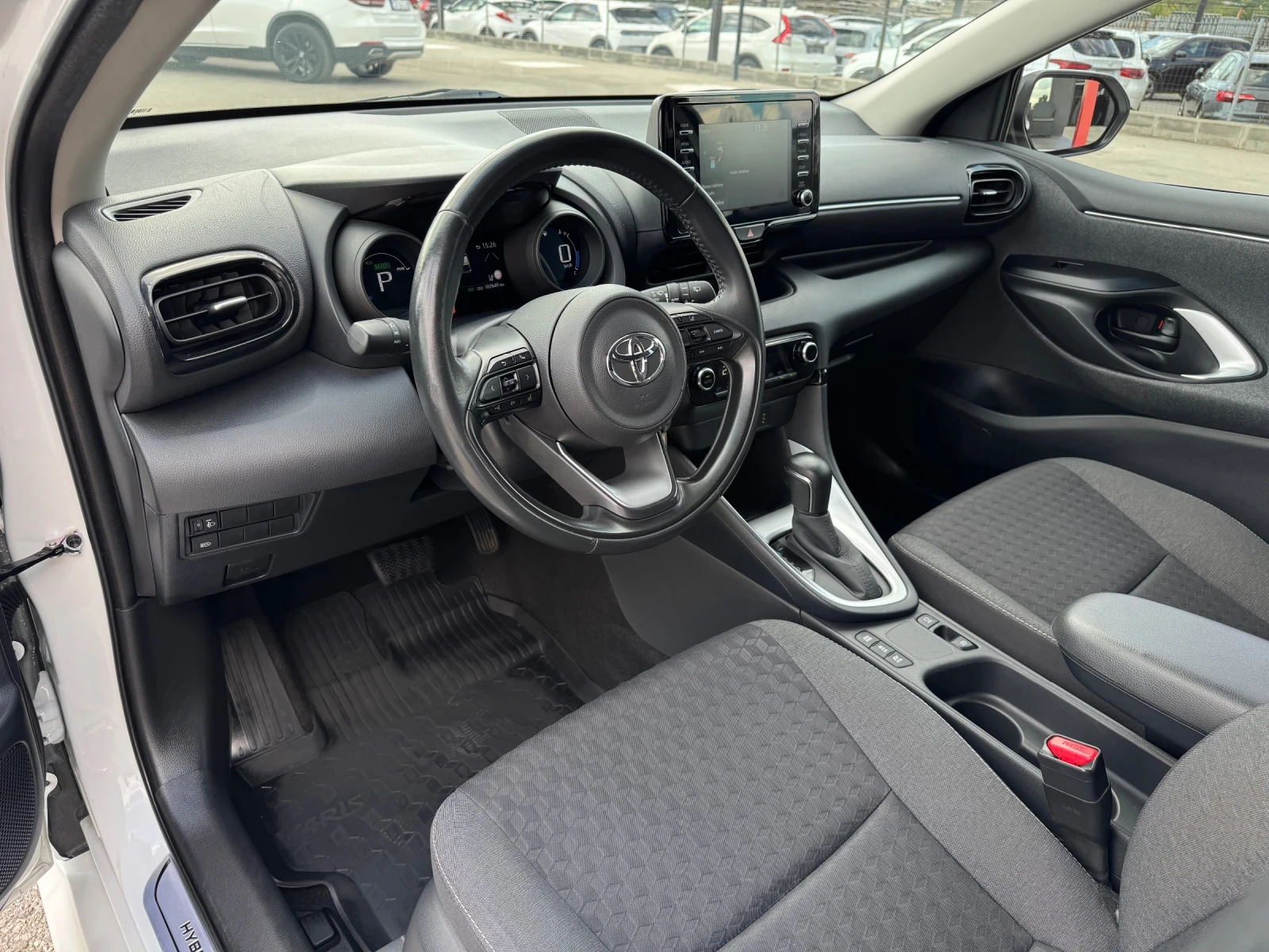 Toyota Yaris 1.5i-HYBRID-FULL LED-CAMERA-DISTRONIC-LANE ASSIST - изображение 10