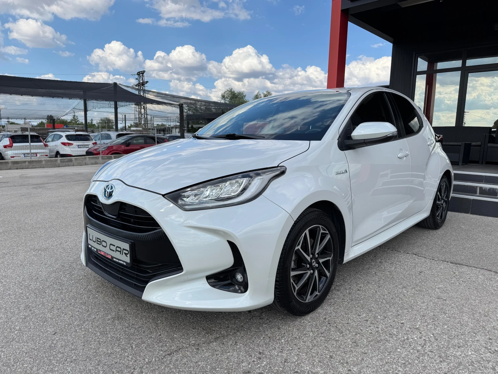 Toyota Yaris 1.5i-HYBRID-FULL LED-CAMERA-DISTRONIC-LANE ASSIST - изображение 2