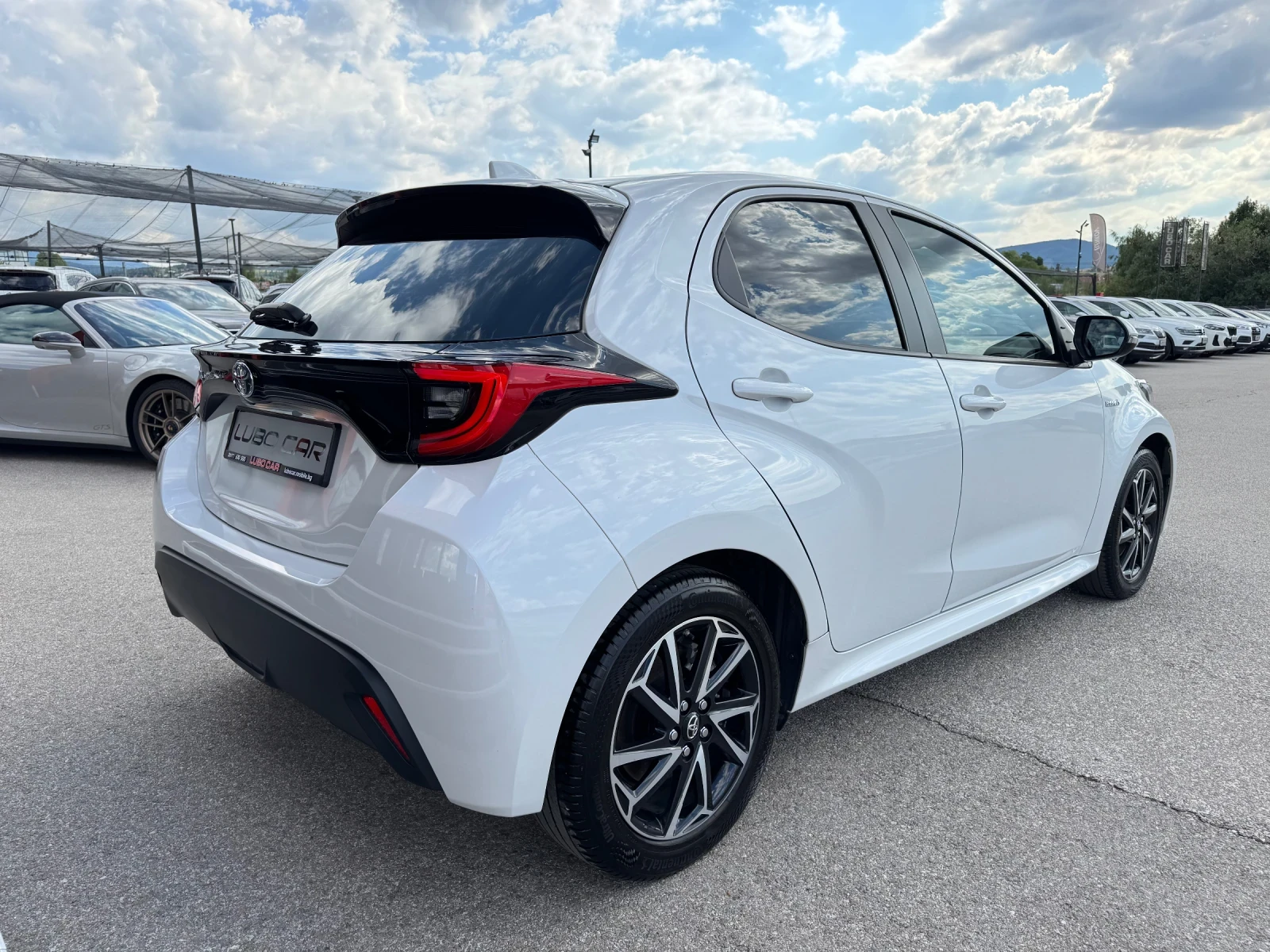 Toyota Yaris 1.5i-HYBRID-FULL LED-CAMERA-DISTRONIC-LANE ASSIST - изображение 6
