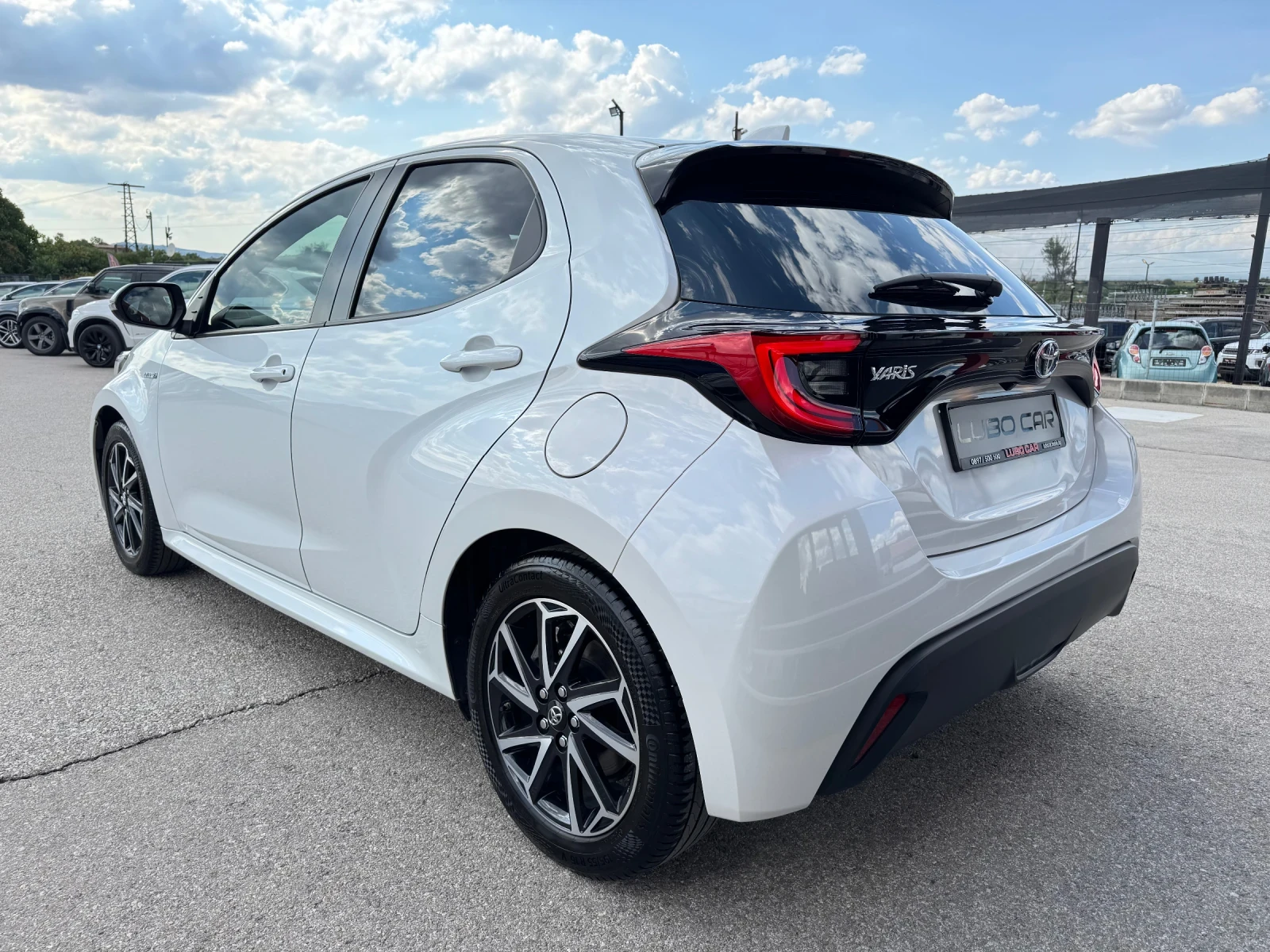 Toyota Yaris 1.5i-HYBRID-FULL LED-CAMERA-DISTRONIC-LANE ASSIST - изображение 4