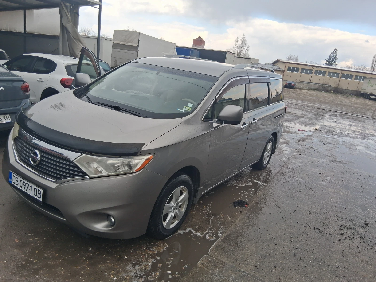 Nissan Quest 3.5 SV 260 к.с. 7 места
