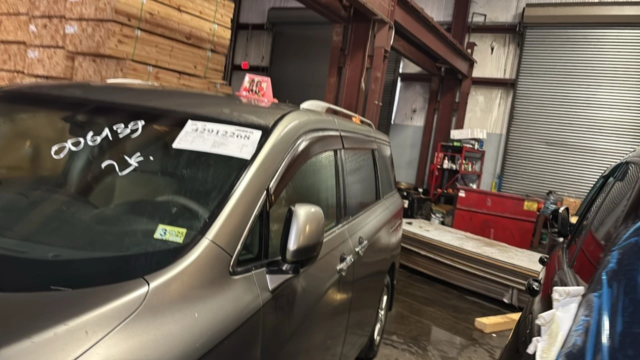 Nissan Quest 3.5 SV - изображение 7