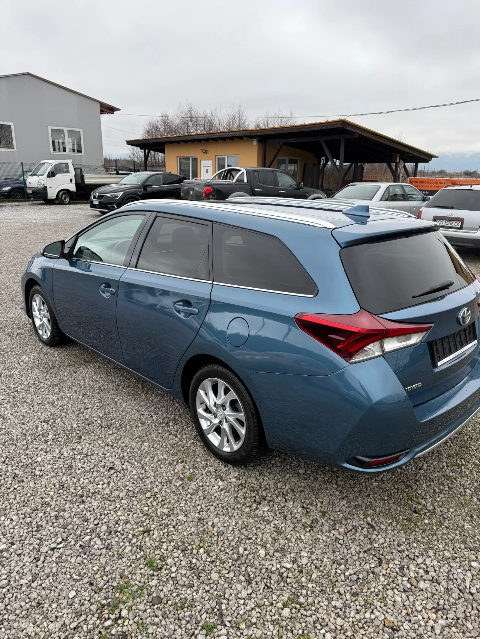 Toyota Auris Toyota auris 1.2 Benzin Facelift - изображение 4