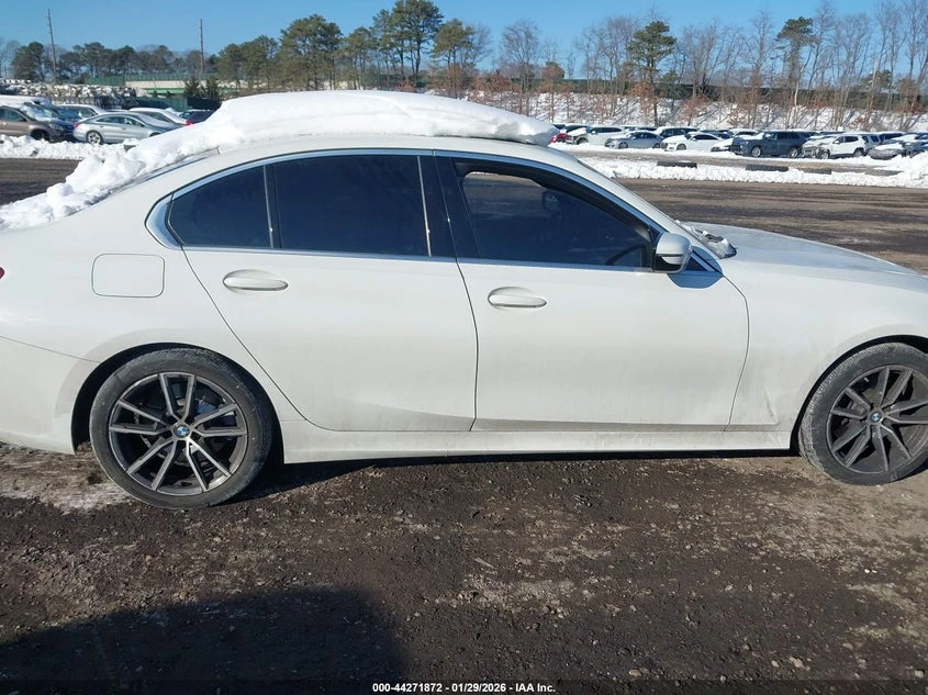 BMW 330 2l I xDrive, снимка 13 - Автомобили и джипове - 54093786