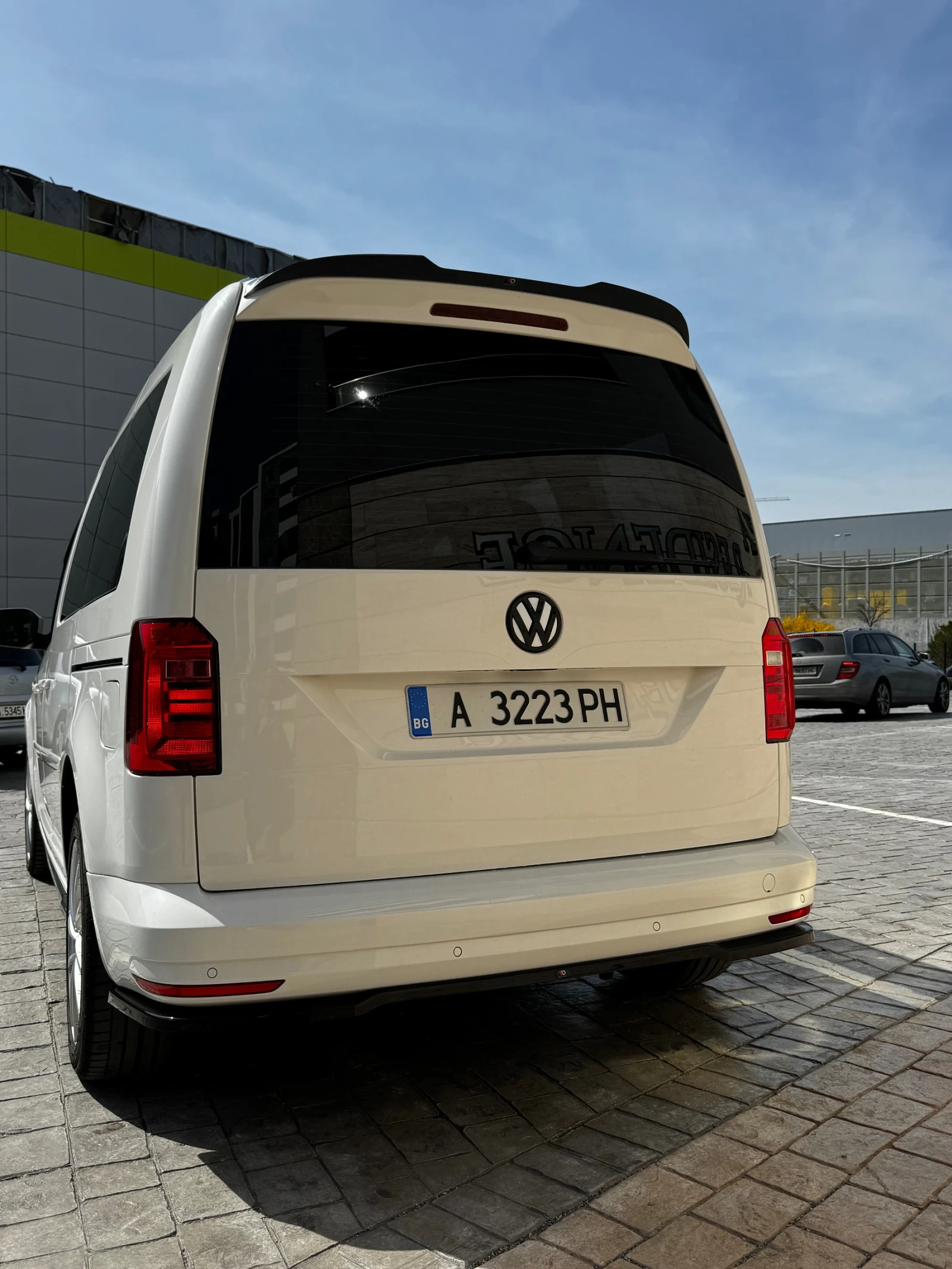 VW Caddy 2.0 TDi LED перфектно състояние , снимка 6 - Автомобили и джипове - 54183541