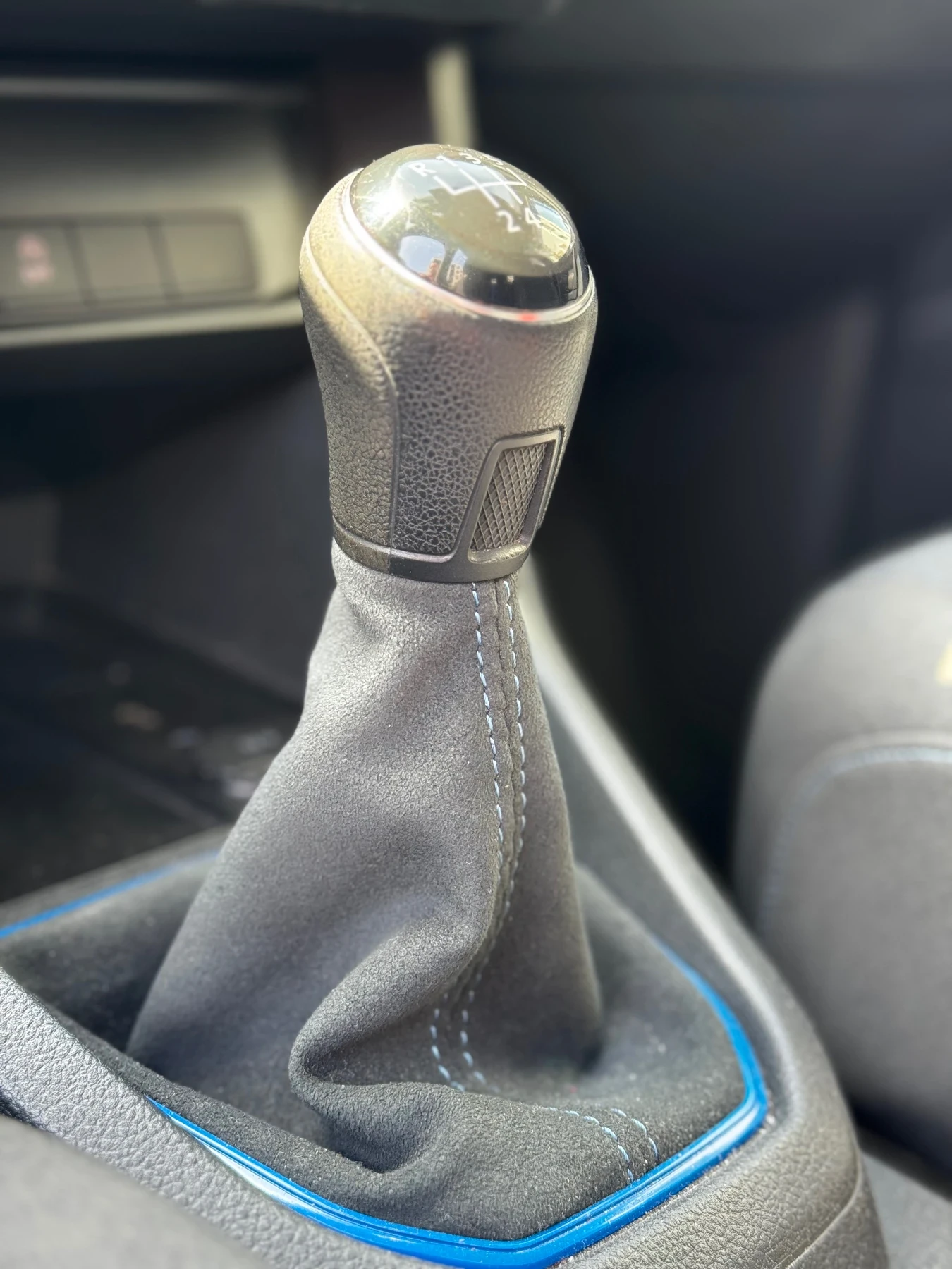 VW Caddy 2.0 TDi LED перфектно състояние , снимка 14 - Автомобили и джипове - 54183541