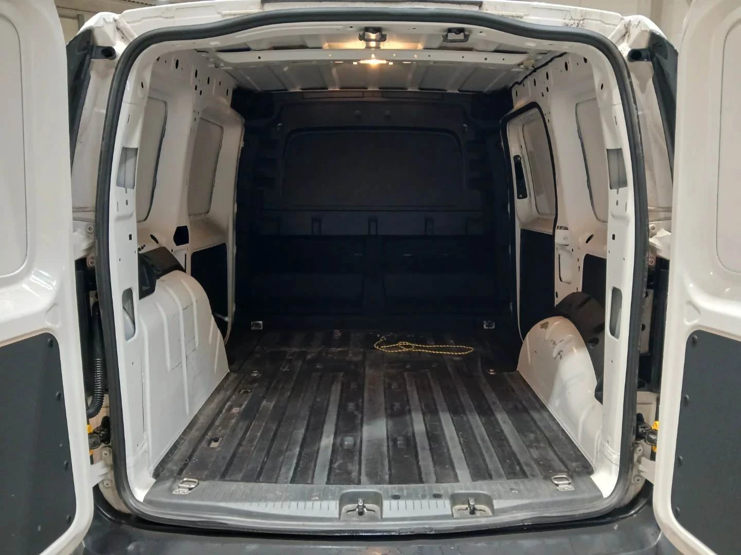VW Caddy 2.0TDI DSG CARGO | Mobile.bg � ����������� 13