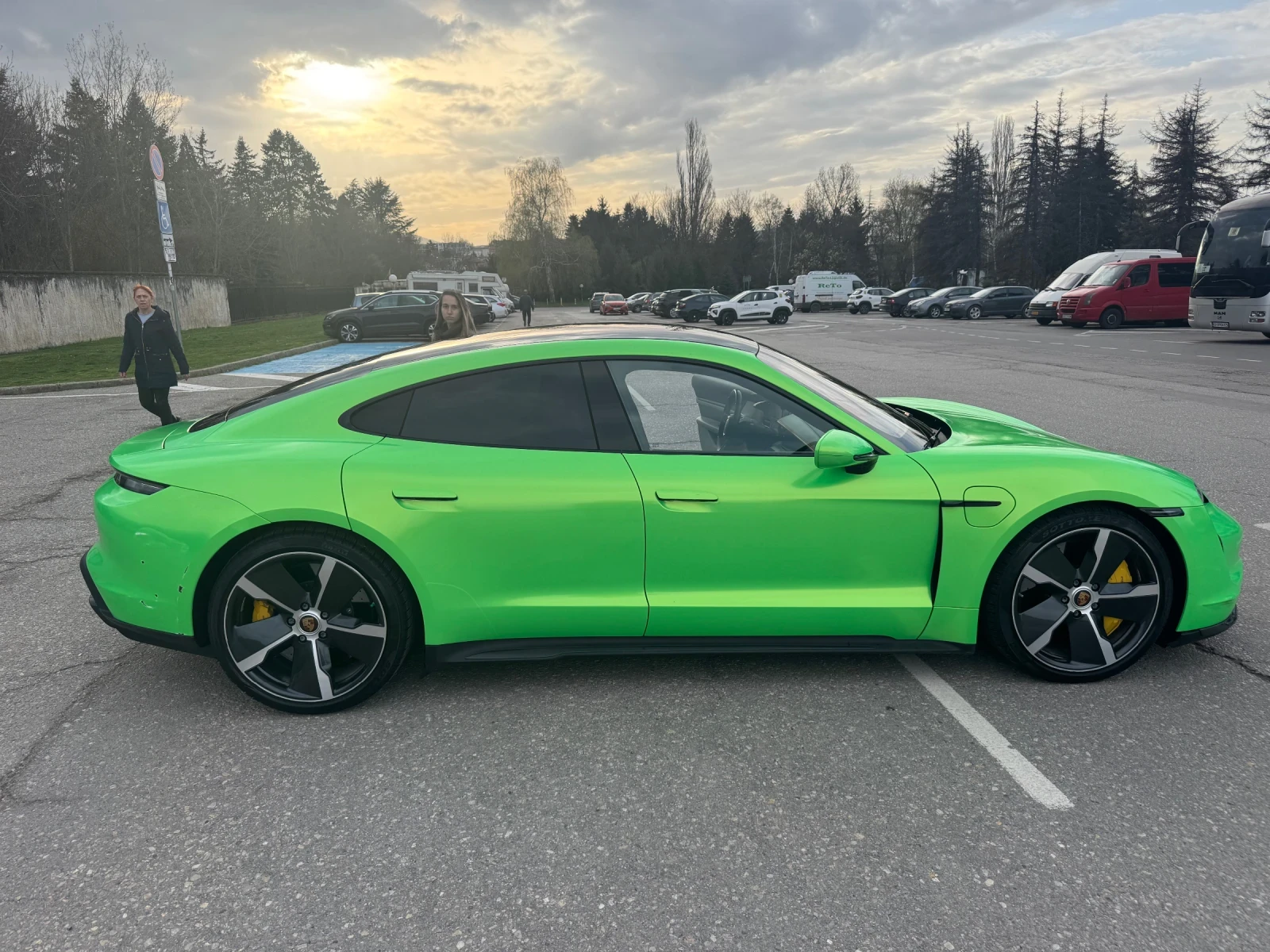 Porsche Taycan Turbo S 761 к.с., снимка 6 - Автомобили и джипове - 54477331