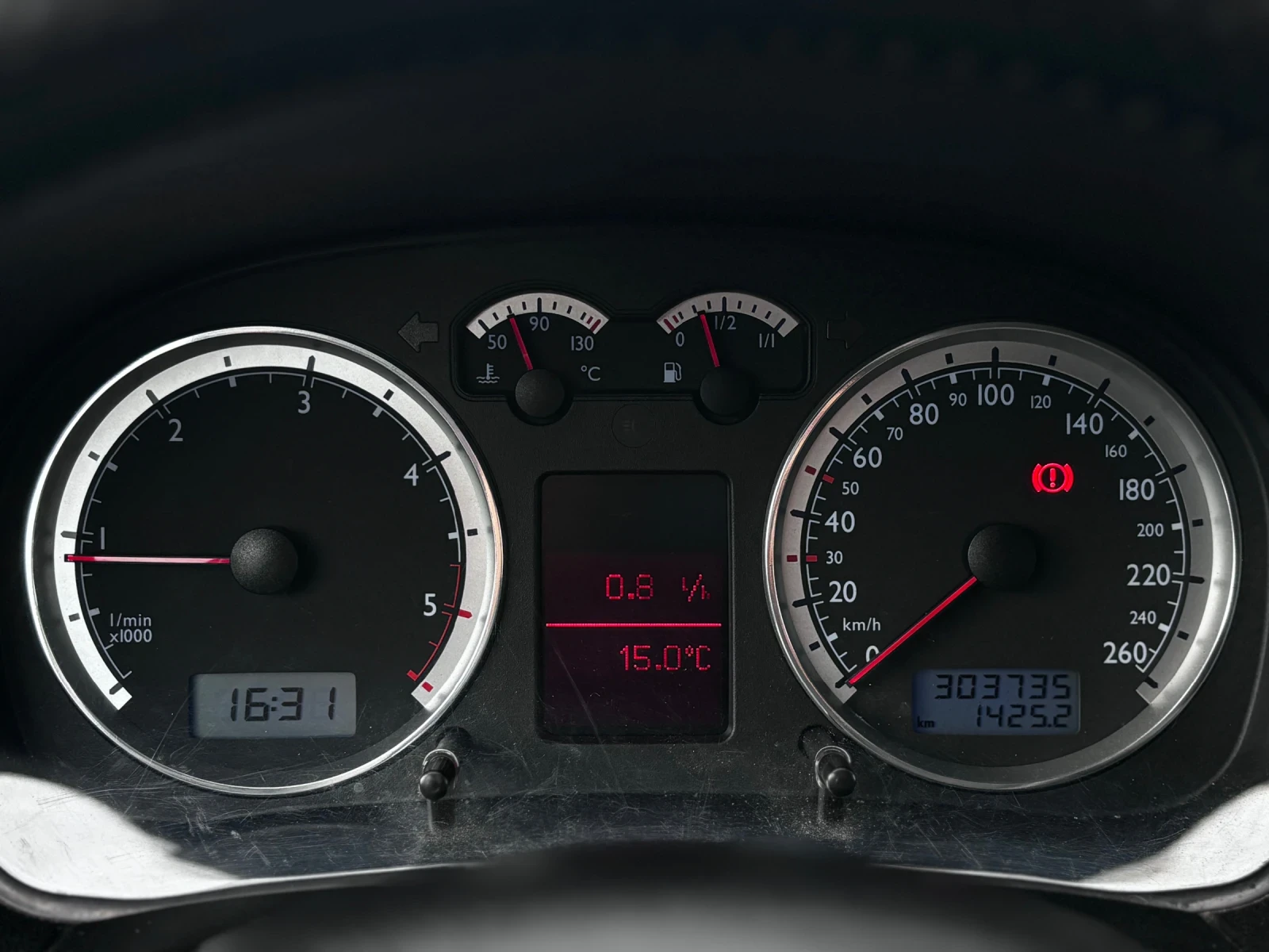 VW Golf 1.9 TDi * PACIFIC* , снимка 8 - Автомобили и джипове - 54513838