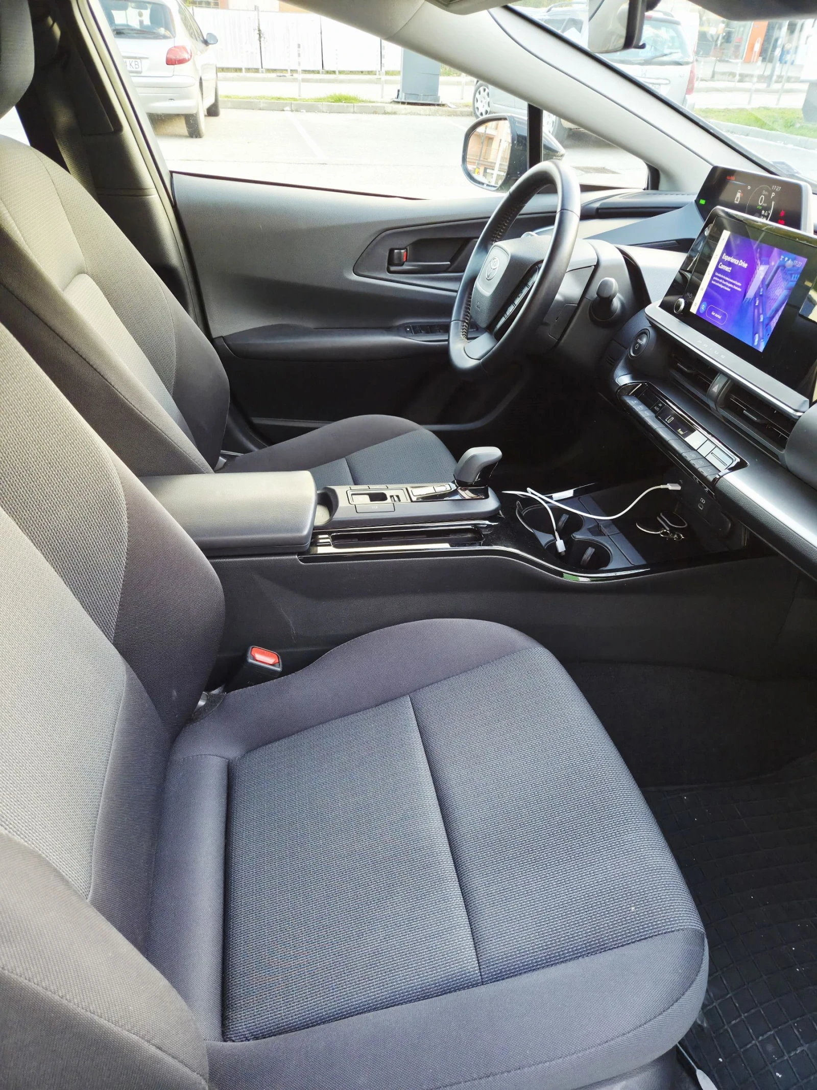 Toyota Prius Toyota Prius 2.0 HEV HIBRID, снимка 9 - Автомобили и джипове - 54587311