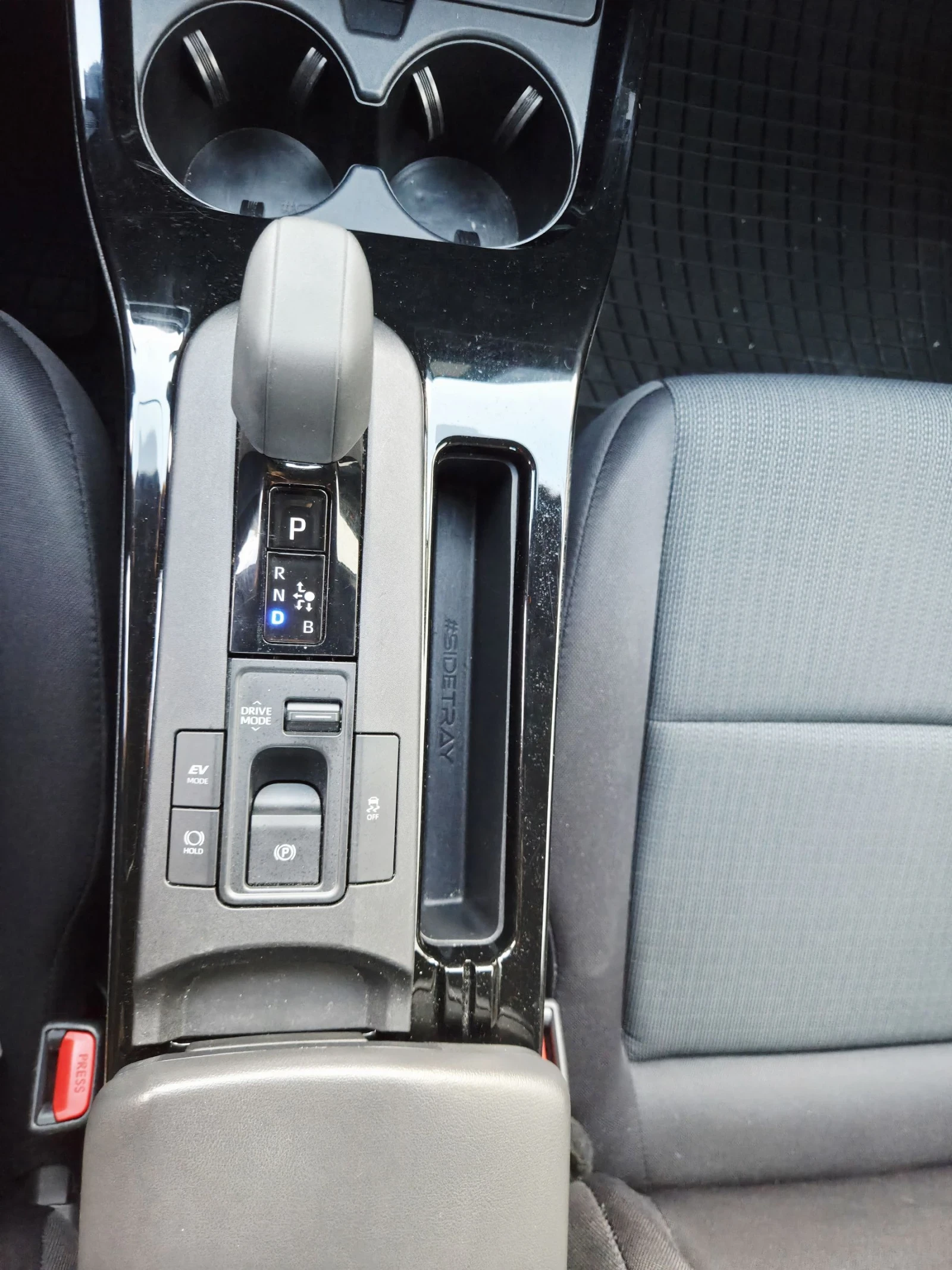 Toyota Prius Toyota Prius 2.0 HEV HIBRID, снимка 6 - Автомобили и джипове - 54587311