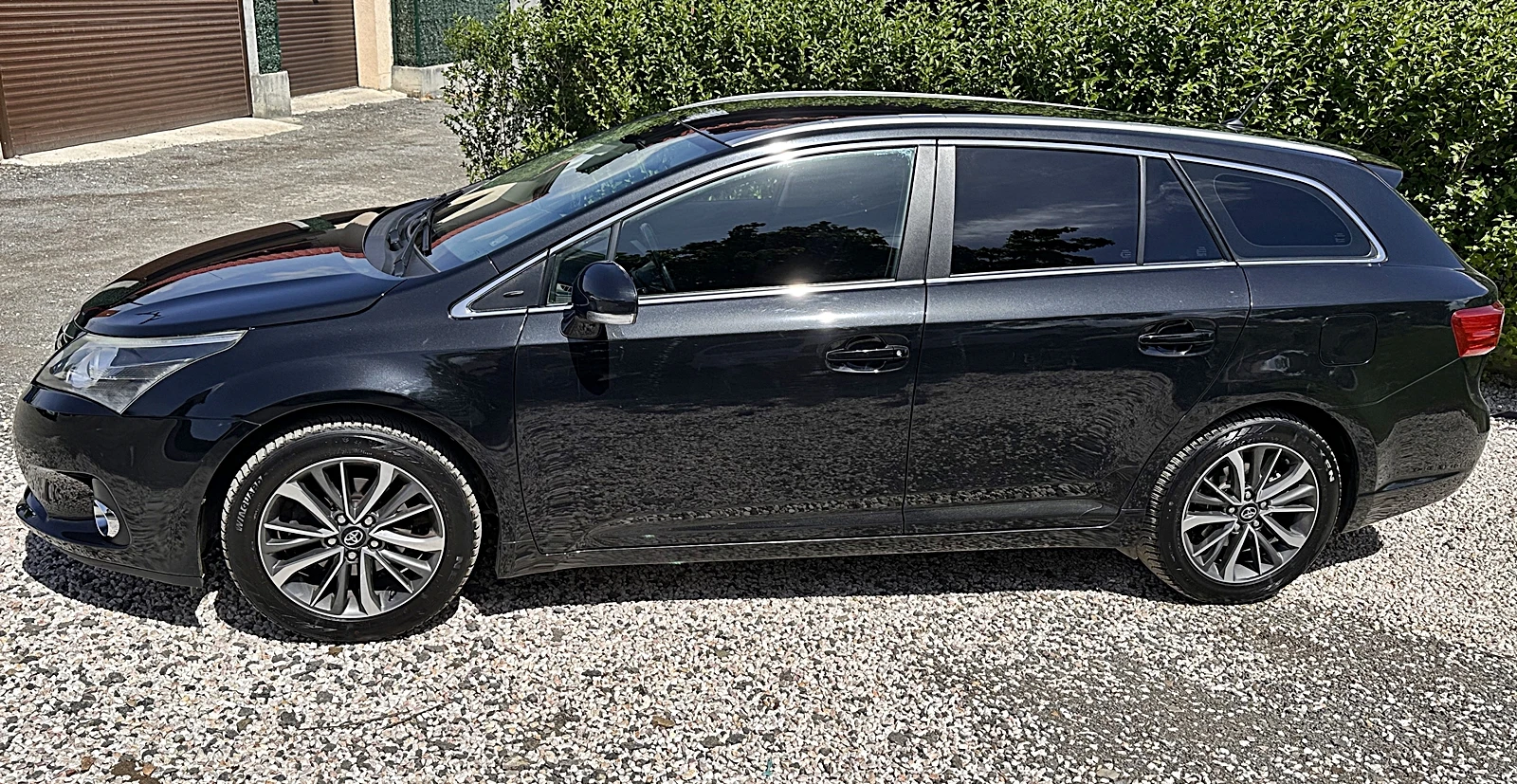 Toyota Avensis 1.8!!!LPG!!!, снимка 2 - Автомобили и джипове - 54672766