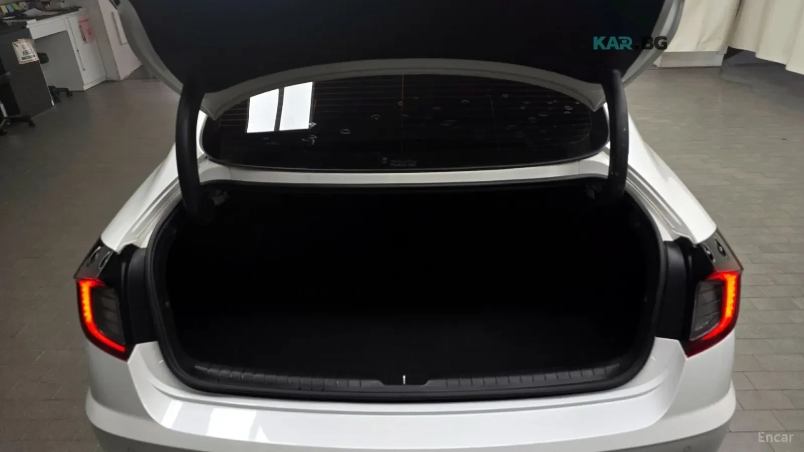 Hyundai Sonata * KEYLESS* Camera* ПОДГРЕВ* Подарък 3м. Г.О, снимка 10 - Автомобили и джипове - 55145886