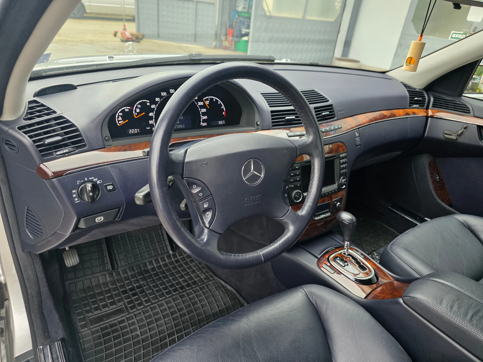 Mercedes-Benz S 320 123000km! KATO HOBA, снимка 13 - Автомобили и джипове - 55428858