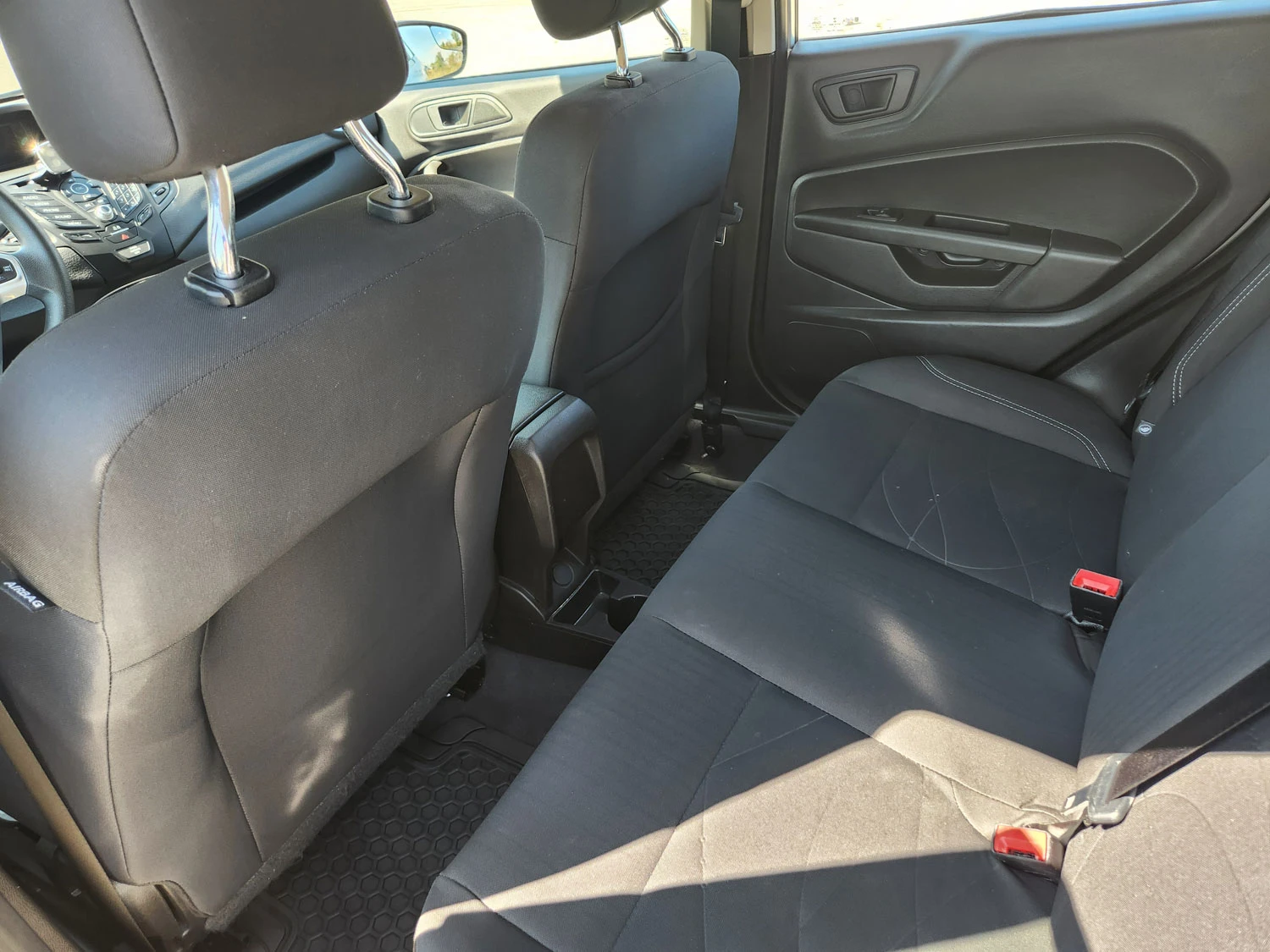Ford Fiesta 1.6L 120кс, снимка 10 - Автомобили и джипове - 55769127