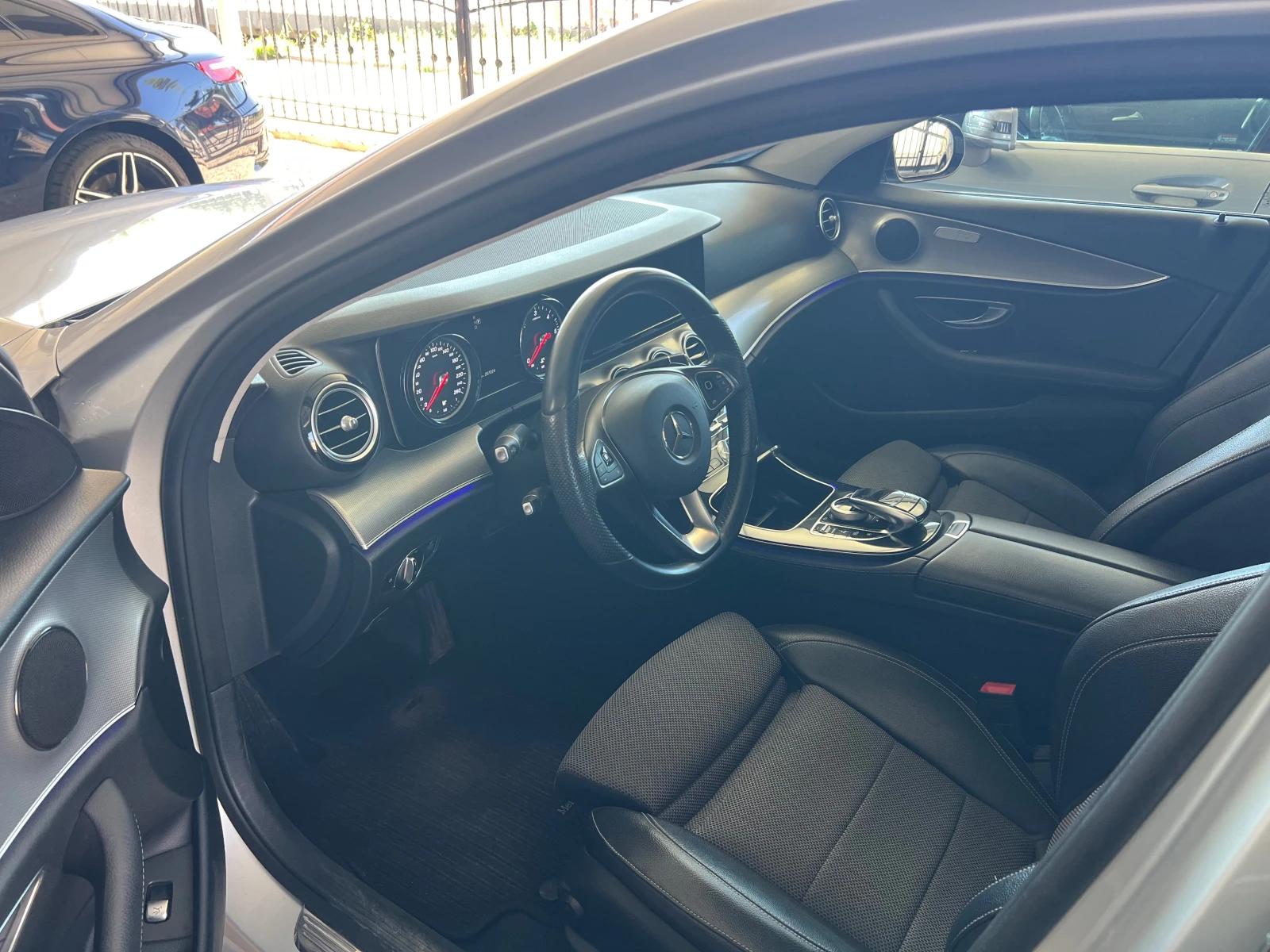 Mercedes-Benz E 220 Германия перфект, снимка 12 - Автомобили и джипове - 55975475
