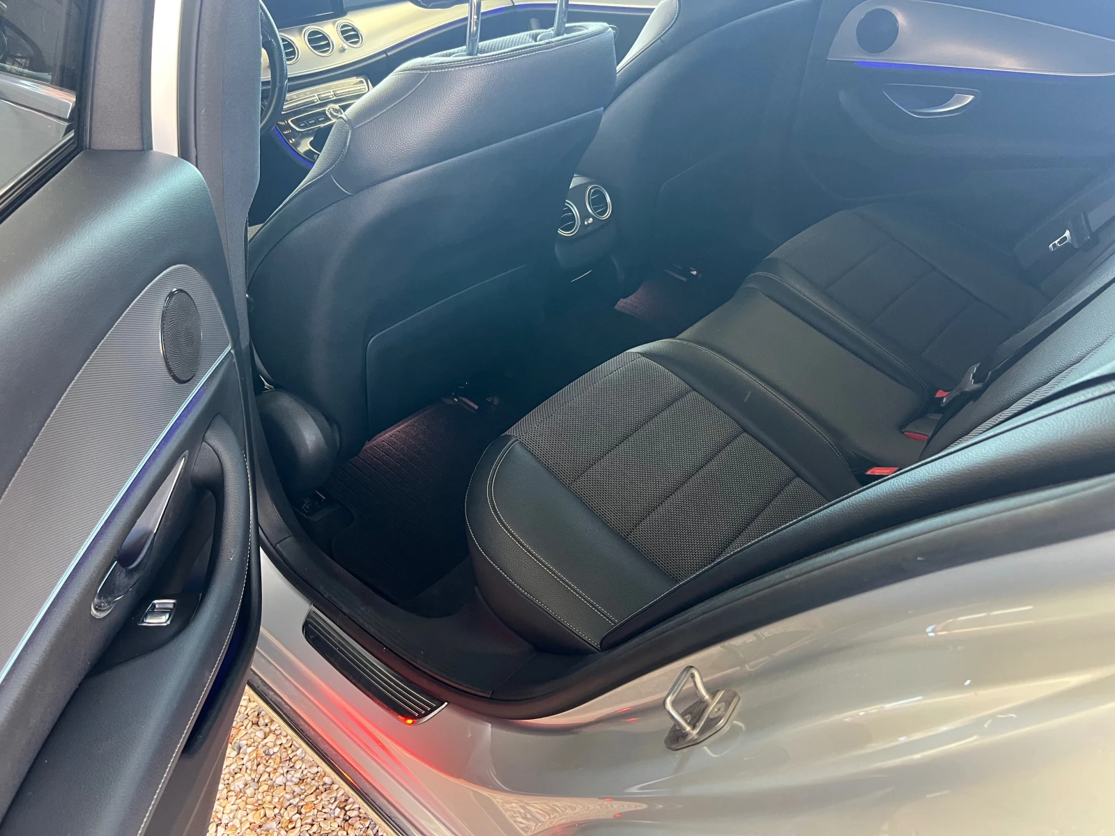 Mercedes-Benz E 220 Германия перфект, снимка 9 - Автомобили и джипове - 55975475