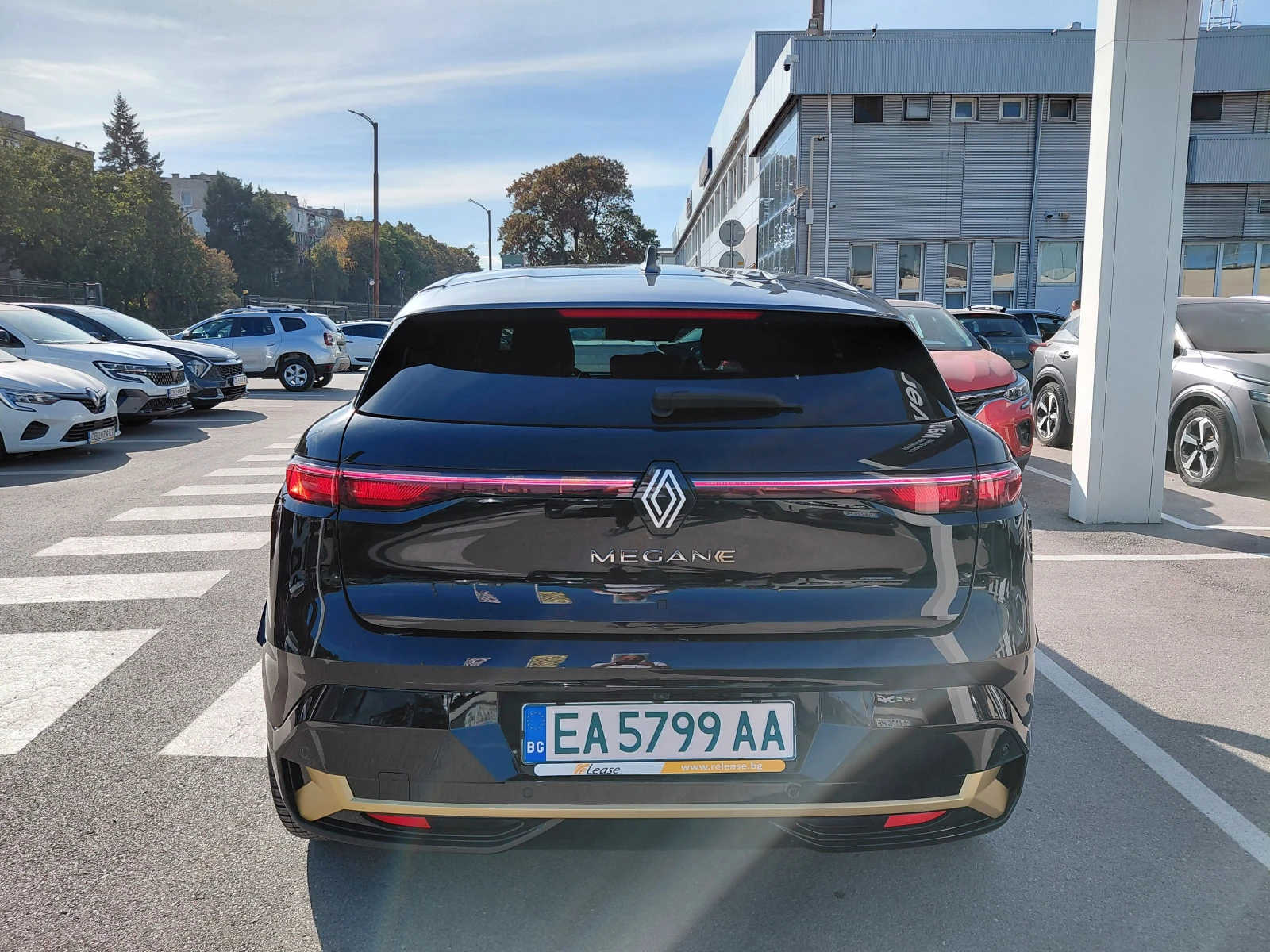 Renault Megane E-Tech 100% electric/iconic EV60 220 к.с. optimum , снимка 6 - Автомобили и джипове - 56475119