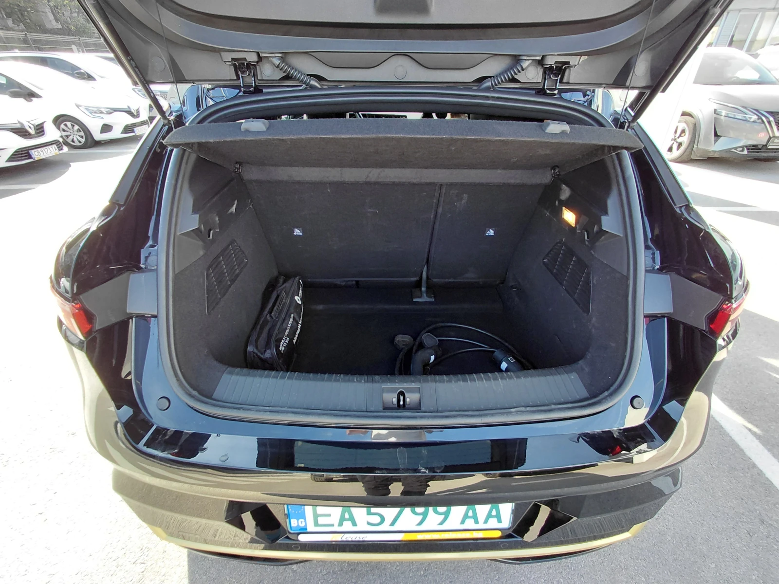 Renault Megane E-Tech 100% electric/iconic EV60 220 к.с. optimum , снимка 17 - Автомобили и джипове - 56475119