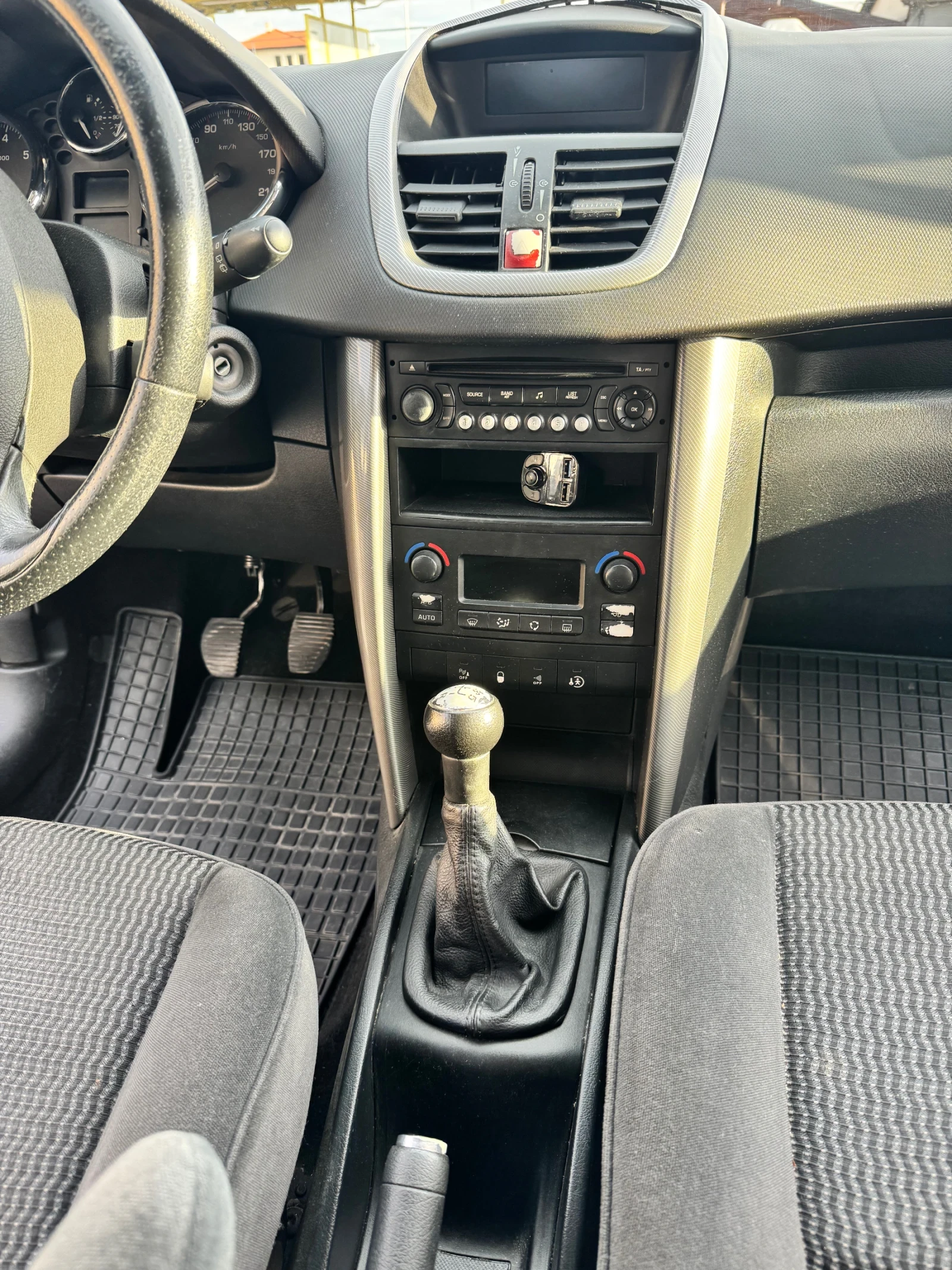 Peugeot 207, снимка 11 - Автомобили и джипове - 56529585