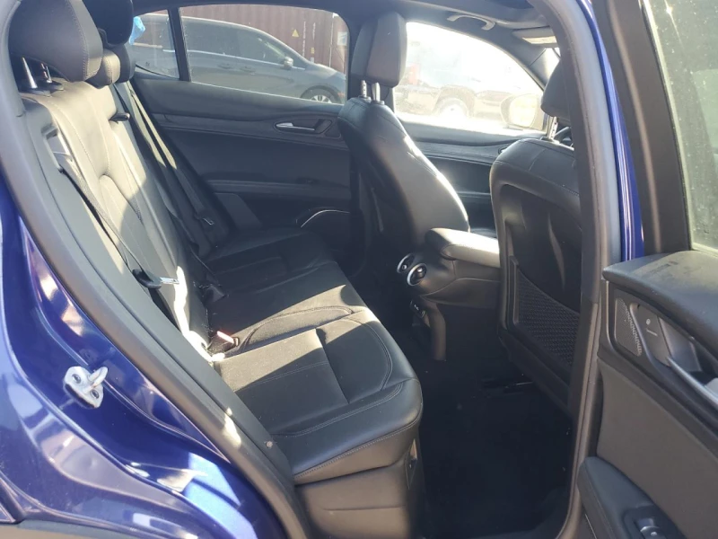 Alfa Romeo Stelvio, снимка 11 - Автомобили и джипове - 53292037