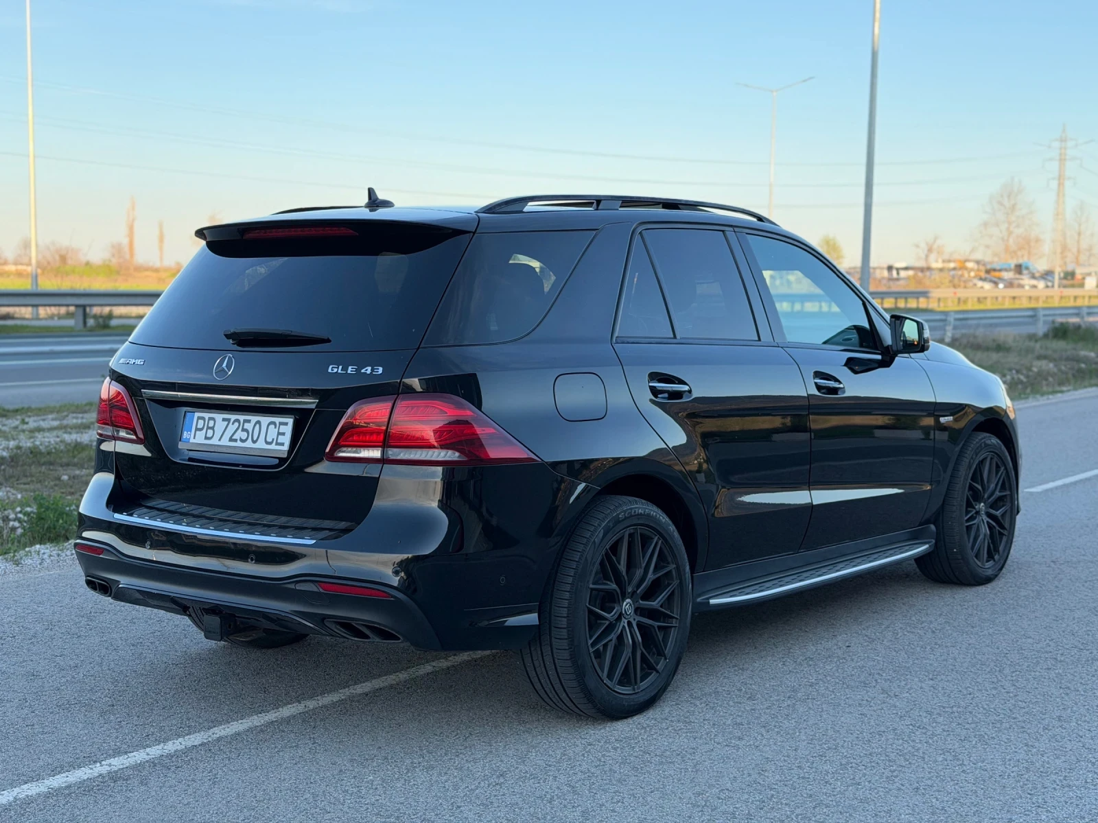 Mercedes-Benz GLE 43 AMG FULL, снимка 5 - Автомобили и джипове - 54117840