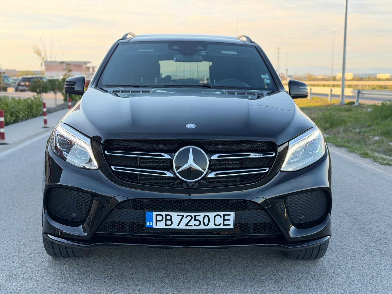 Mercedes-Benz GLE 43 AMG FULL, снимка 10 - Автомобили и джипове - 54117840