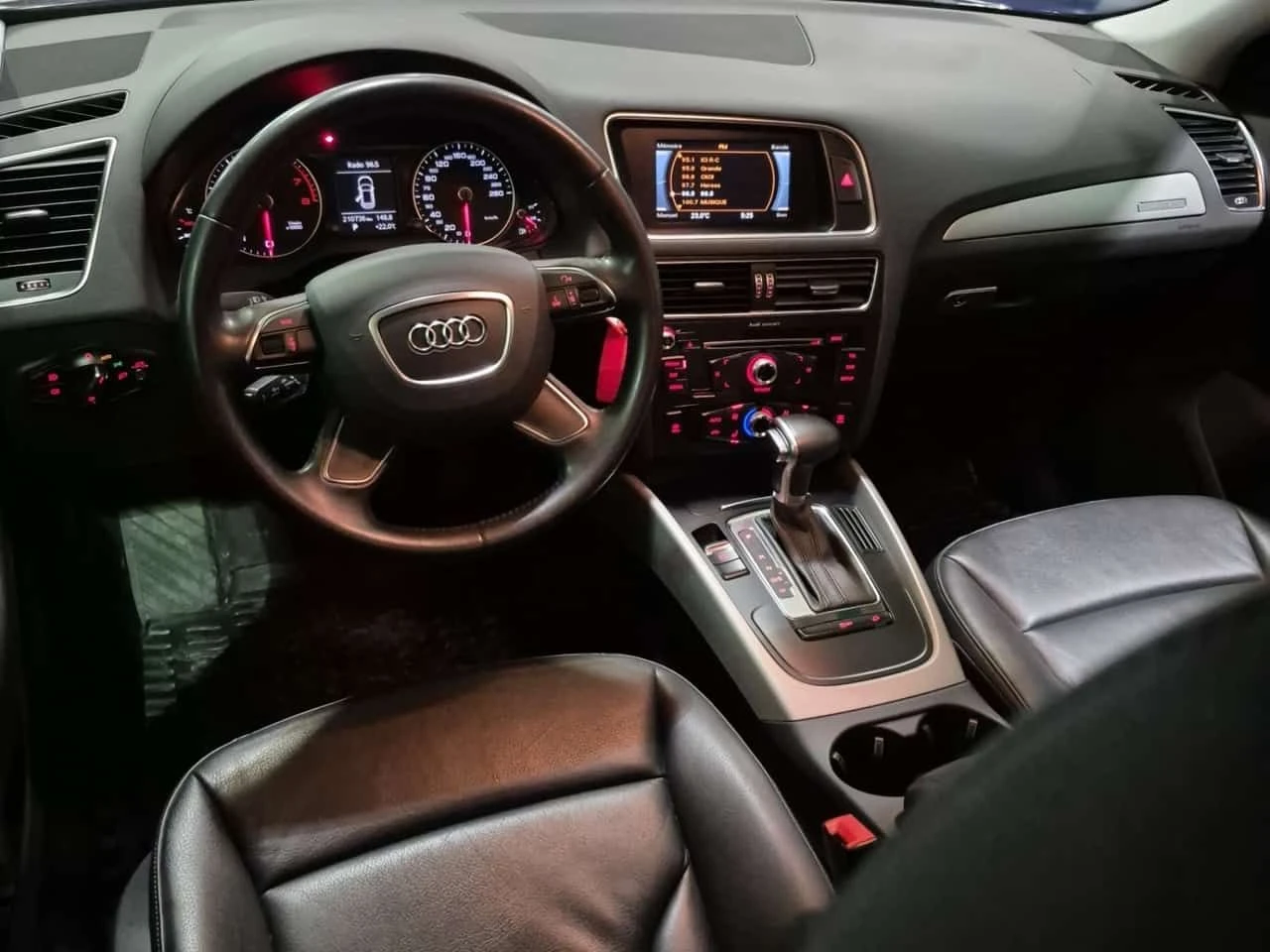 Audi Q5 | 2.0L KOMFORT | ПОДГРЕВИ | ДВА КЛЮЧА | , снимка 9 - Автомобили и джипове - 54332346