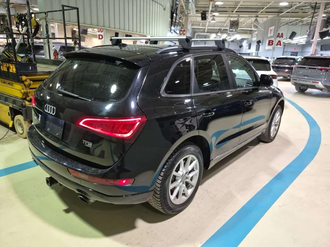 Audi Q5 | 2.0L KOMFORT | ПОДГРЕВИ | ДВА КЛЮЧА | , снимка 3 - Автомобили и джипове - 54332346