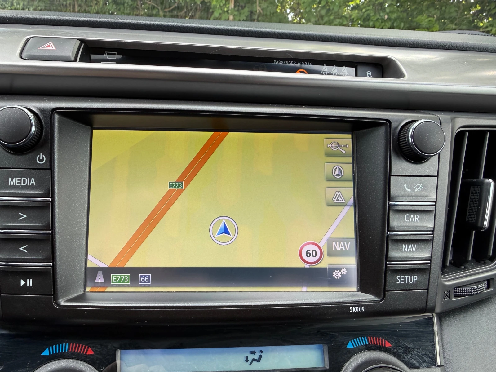 Toyota Rav4 STYLE NAVI 360 ШВЕЙЦАРИЯ, снимка 8 - Автомобили и джипове - 54637212