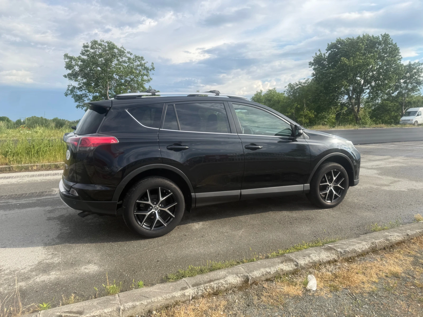 Toyota Rav4 STYLE NAVI 360 ШВЕЙЦАРИЯ, снимка 3 - Автомобили и джипове - 54637212