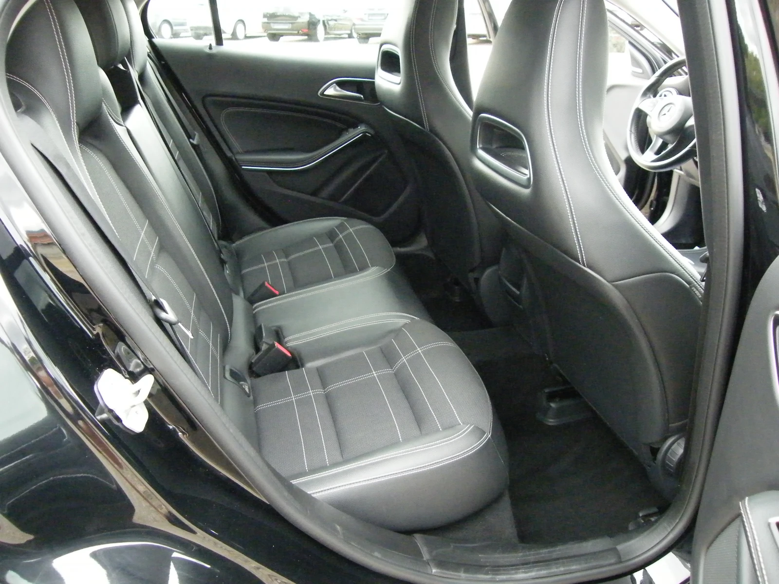 Mercedes-Benz GLA 200 129 000км, снимка 14 - Автомобили и джипове - 54651604