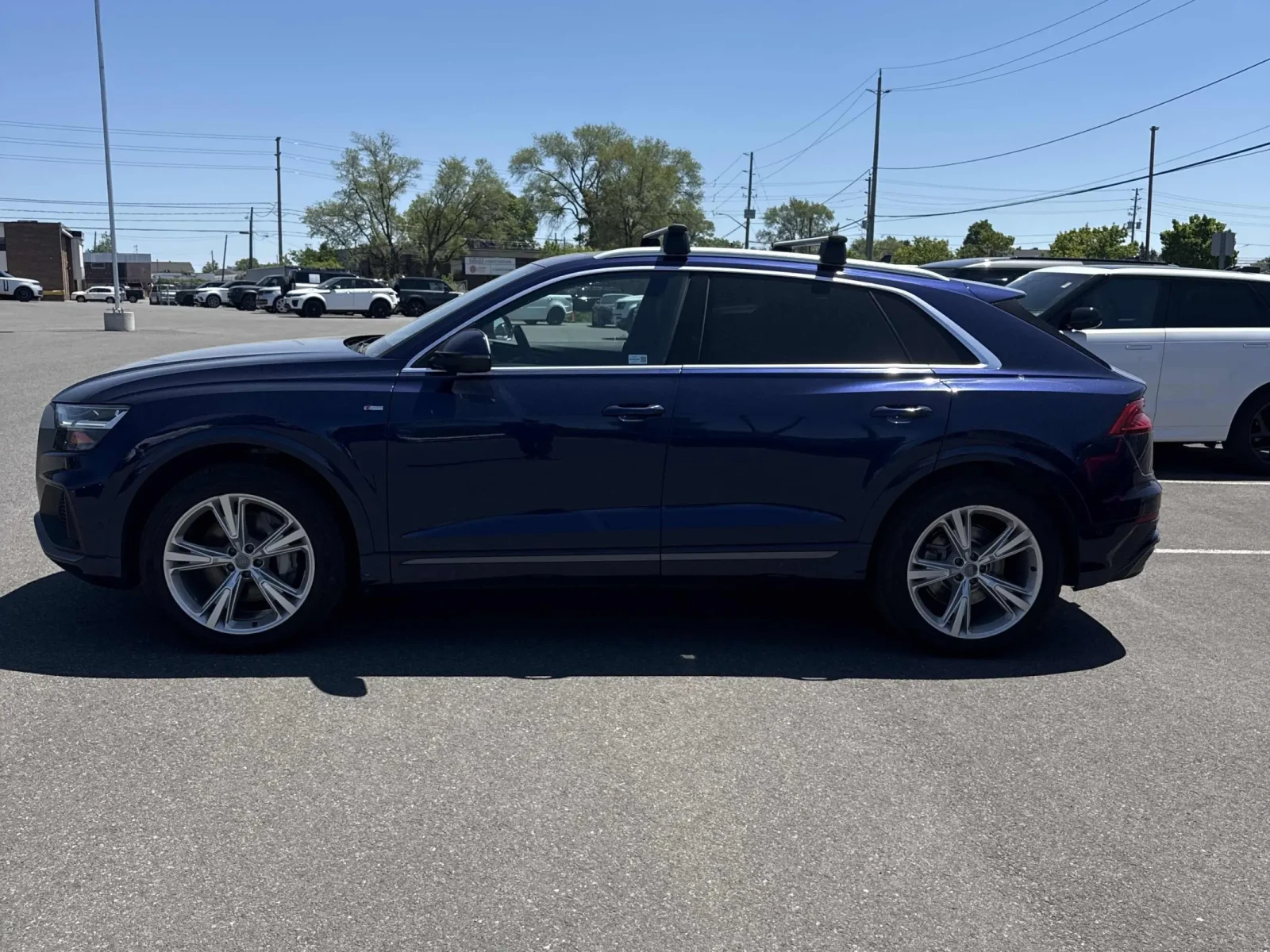 Audi Q8 Progressiv * CARFAX * АВТО КРЕДИТ * , снимка 3 - Автомобили и джипове - 54767655