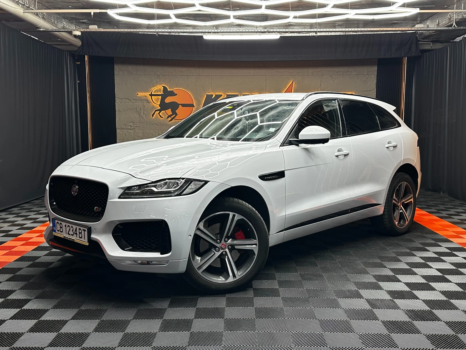 Jaguar F-PACE от България/Сервизна история/Всички екстри