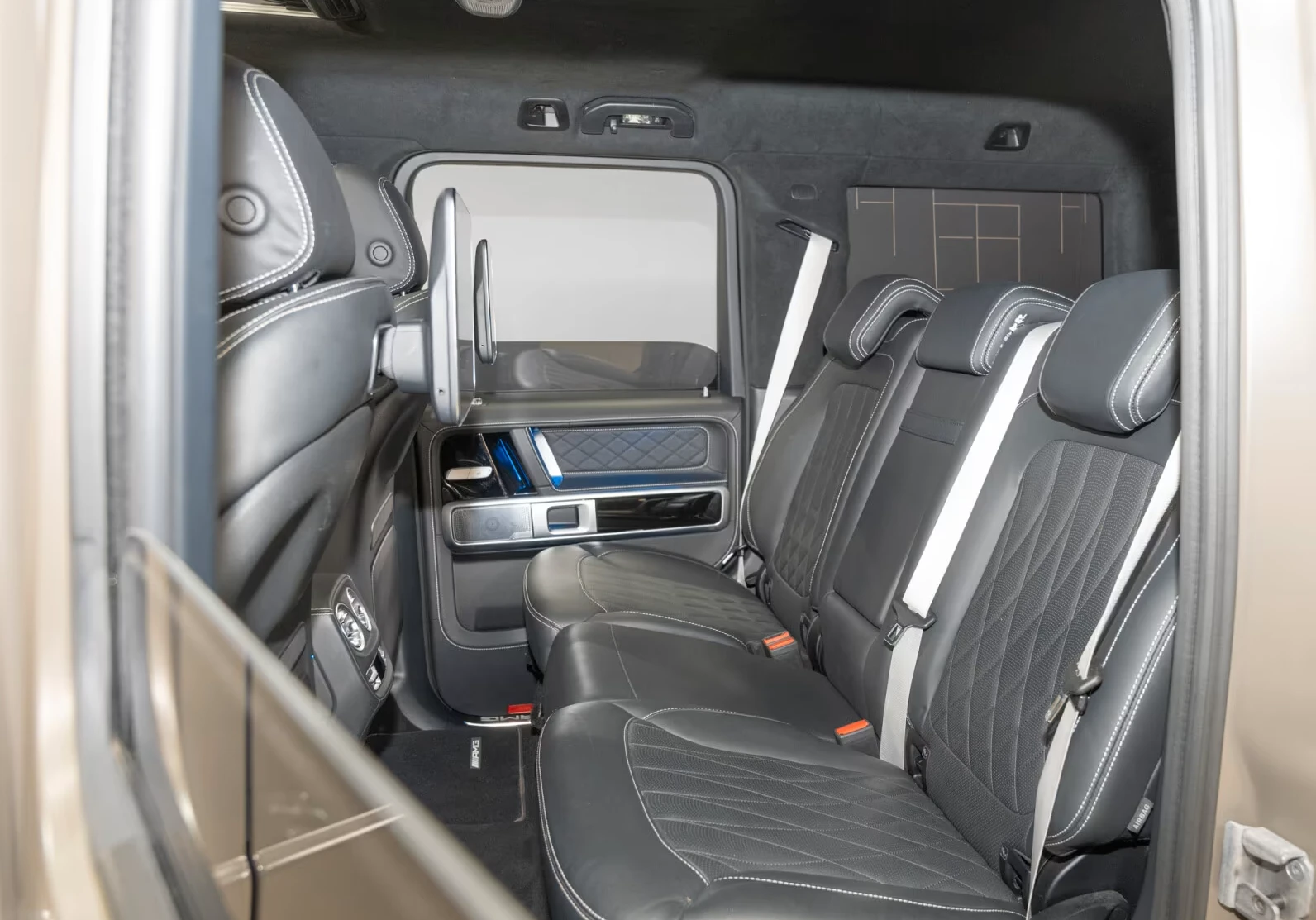 Mercedes-Benz G 63 AMG BURMESTER 3D* MANUFAKTUR* AMG RIDE CONTROL , снимка 10 - Автомобили и джипове - 55098022