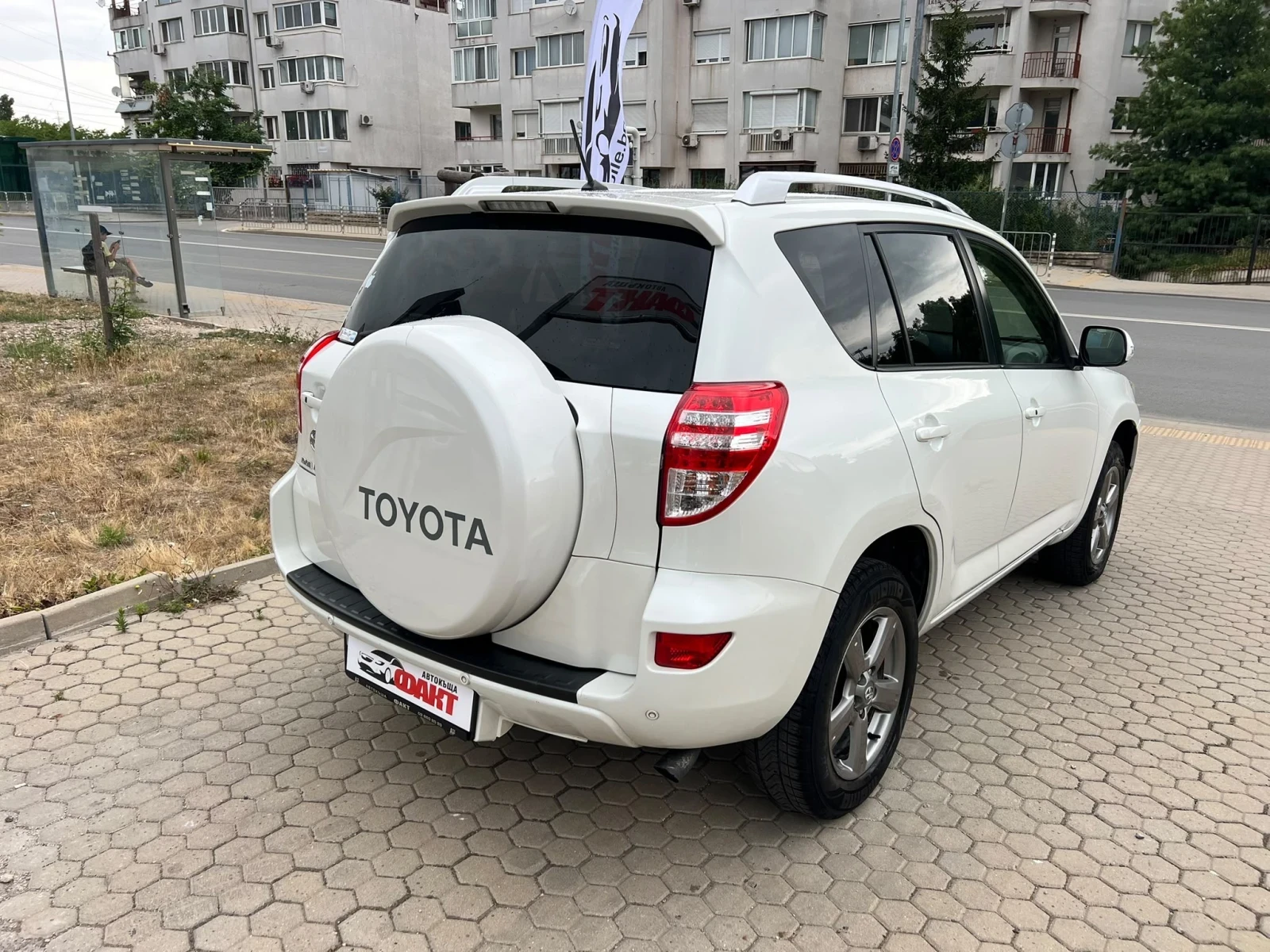 Toyota Rav4 2.2D-4D/4x4/NAVI, снимка 4 - Автомобили и джипове - 55412732
