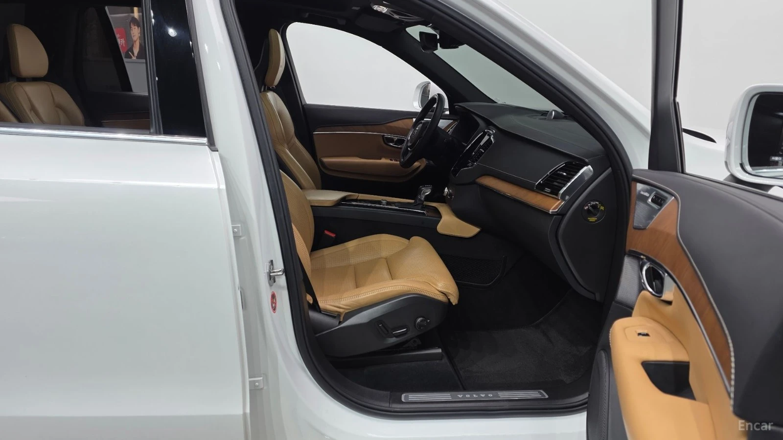 Volvo Xc90 * D5* ПАНО* LED* KEYLESS* Camera* ПОДГРЕВ* 360* , снимка 11 - Автомобили и джипове - 55572024