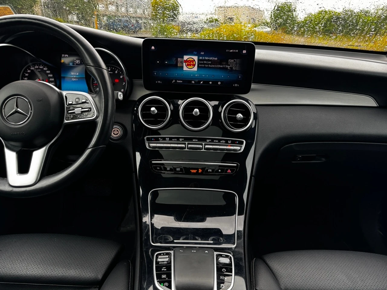 Mercedes-Benz GLC 300 * CARFAX * ДИСТРОНИК * ПАНОРАМА * АВТОКРЕДИТ, снимка 12 - Автомобили и джипове - 55943679
