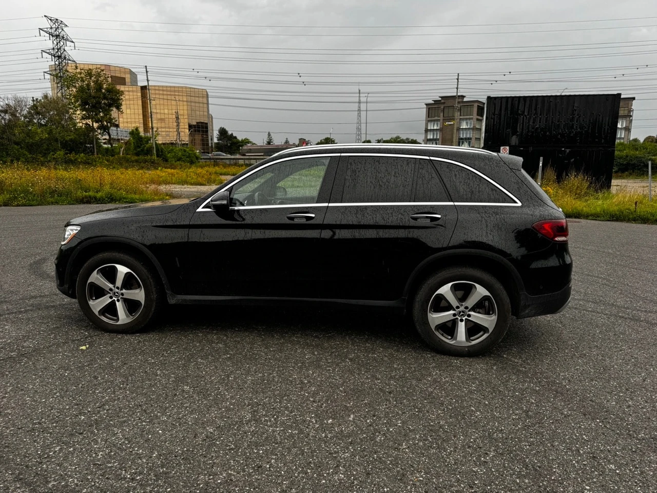 Mercedes-Benz GLC 300 * CARFAX * ДИСТРОНИК * ПАНОРАМА * АВТОКРЕДИТ, снимка 2 - Автомобили и джипове - 55943679