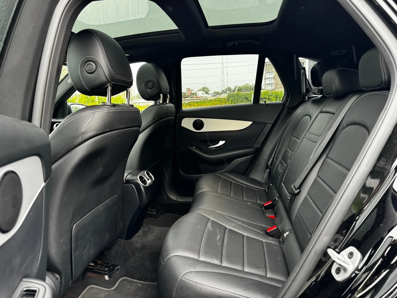 Mercedes-Benz GLC 300 * CARFAX * ДИСТРОНИК * ПАНОРАМА * АВТОКРЕДИТ, снимка 14 - Автомобили и джипове - 55943679