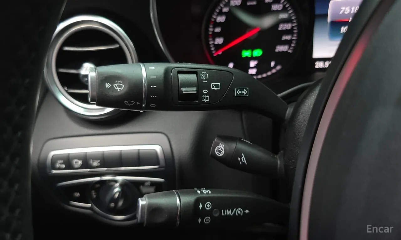 Mercedes-Benz GLC 300 4MATIC* AMG* 360Burmester* FULL, снимка 16 - Автомобили и джипове - 56018337