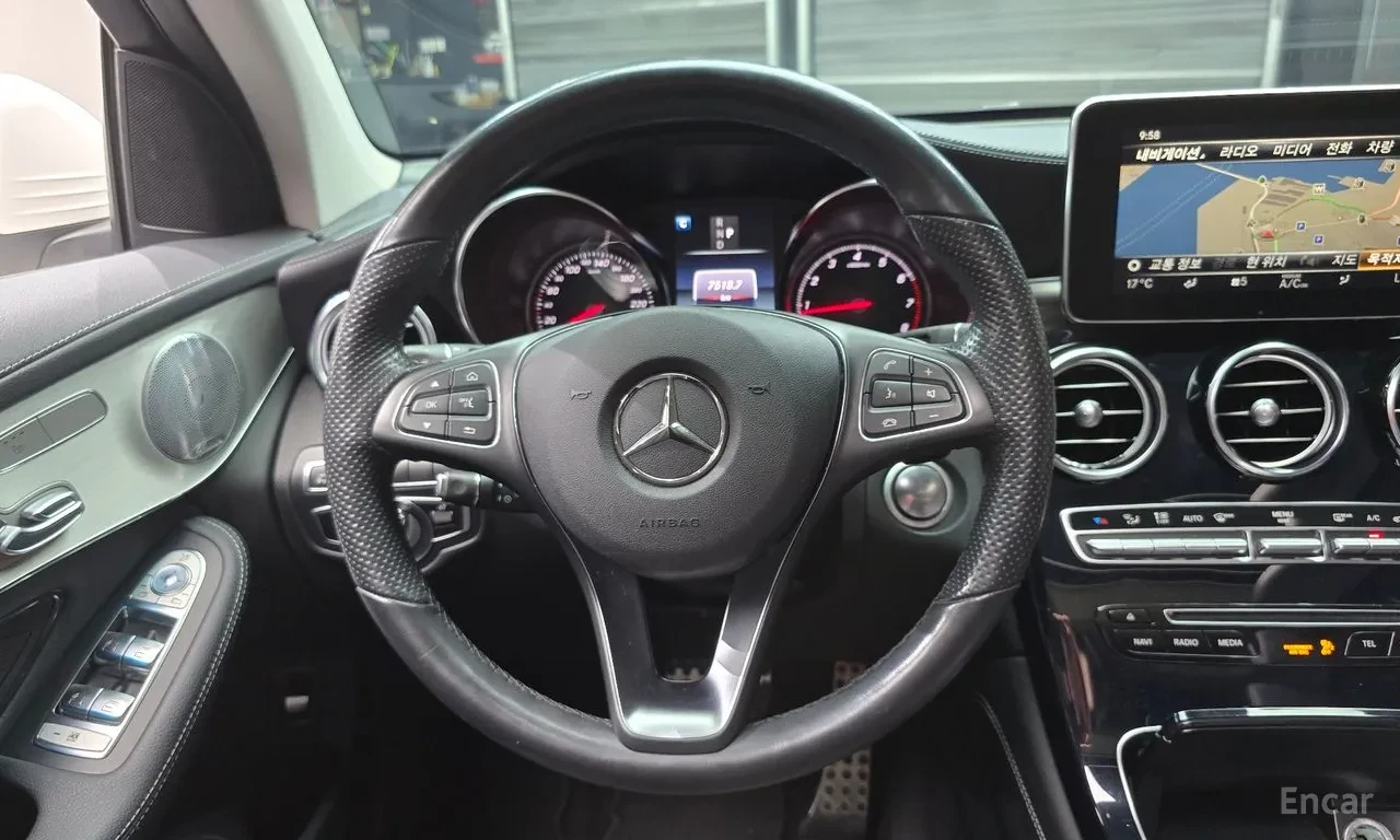 Mercedes-Benz GLC 300 4MATIC* AMG* 360Burmester* FULL, снимка 10 - Автомобили и джипове - 56018337