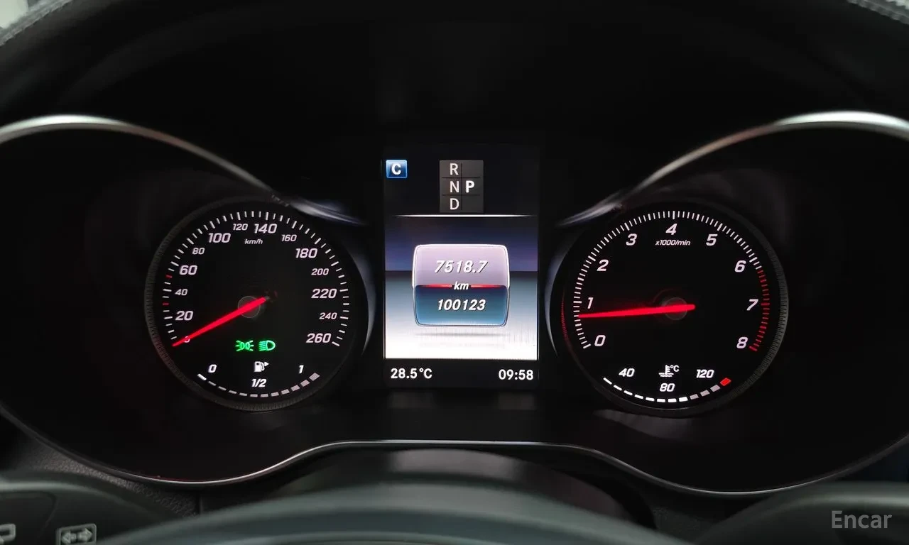 Mercedes-Benz GLC 300 4MATIC* AMG* 360Burmester* FULL, снимка 7 - Автомобили и джипове - 56018337